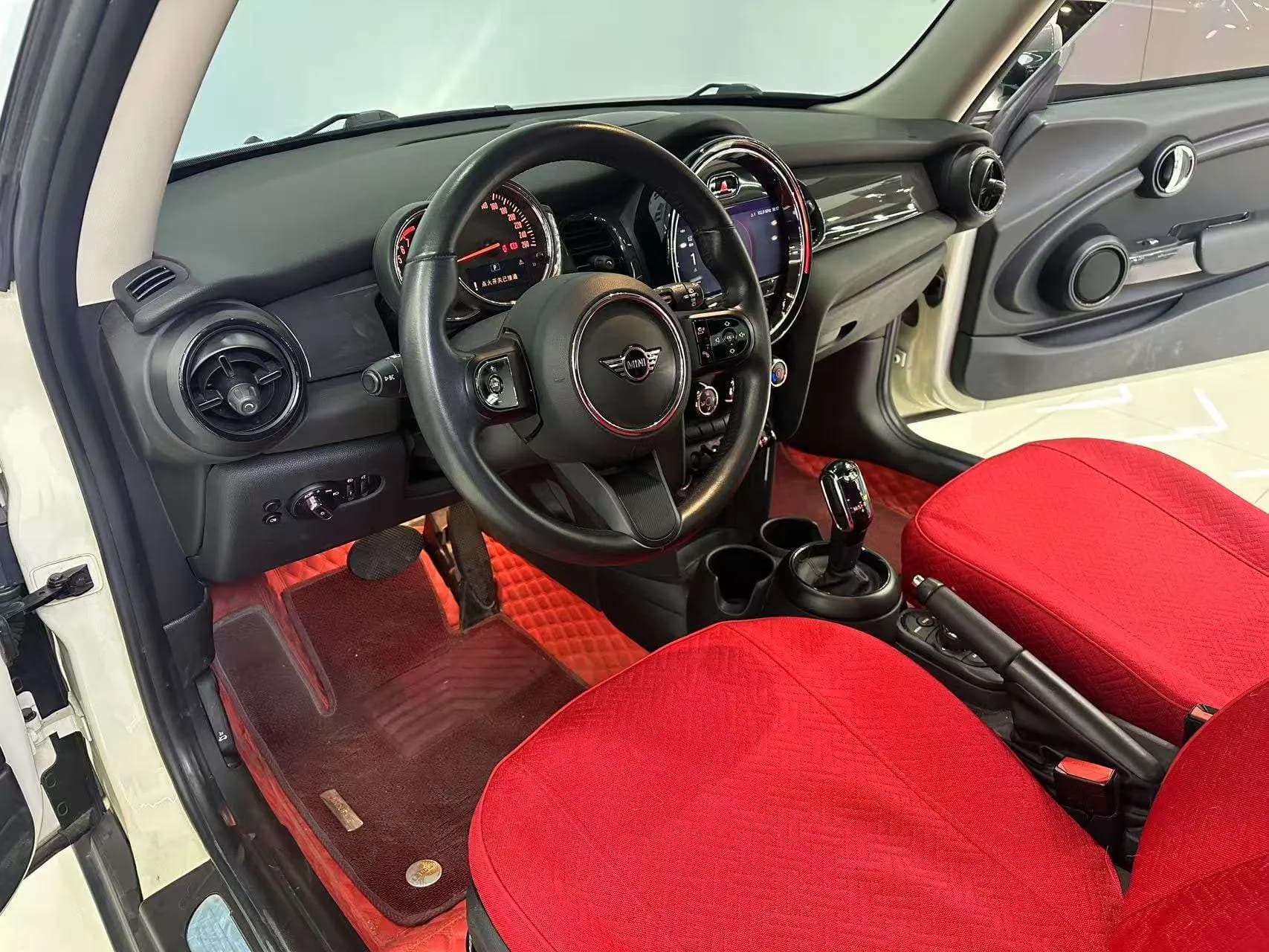 MINI  2021 г. 54005 км. — фото 6