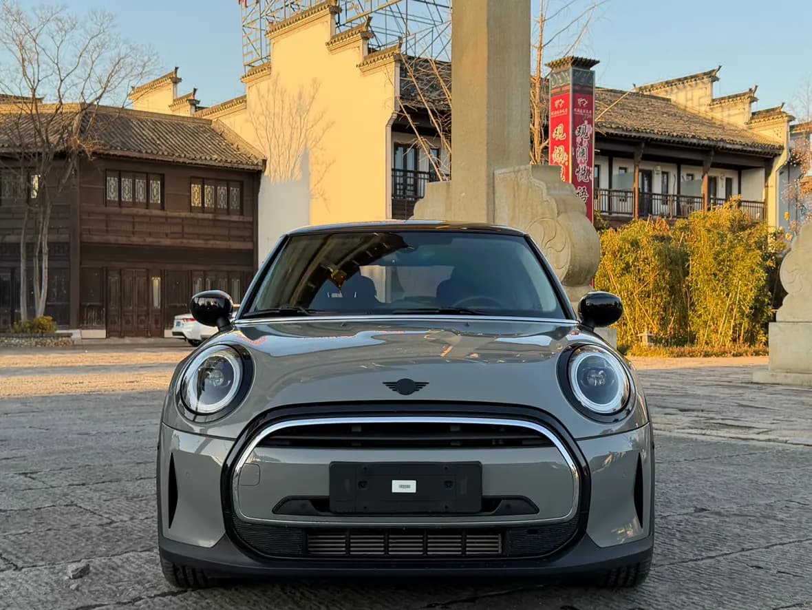 MINI  2021 г. 27004 км. — фото 2