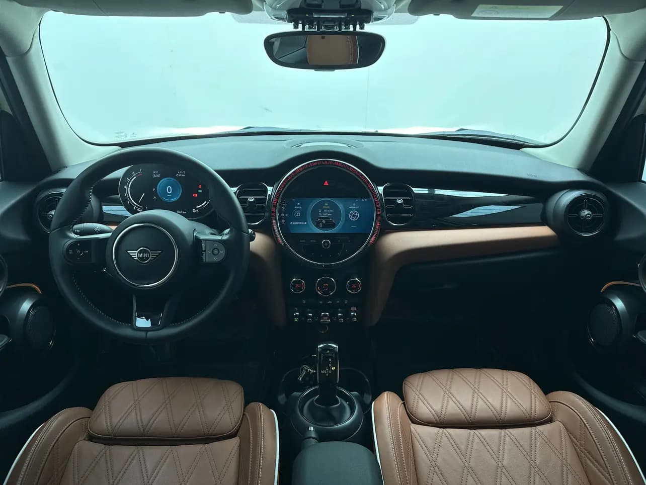 MINI  2022 г. 10001 км. — фото 7