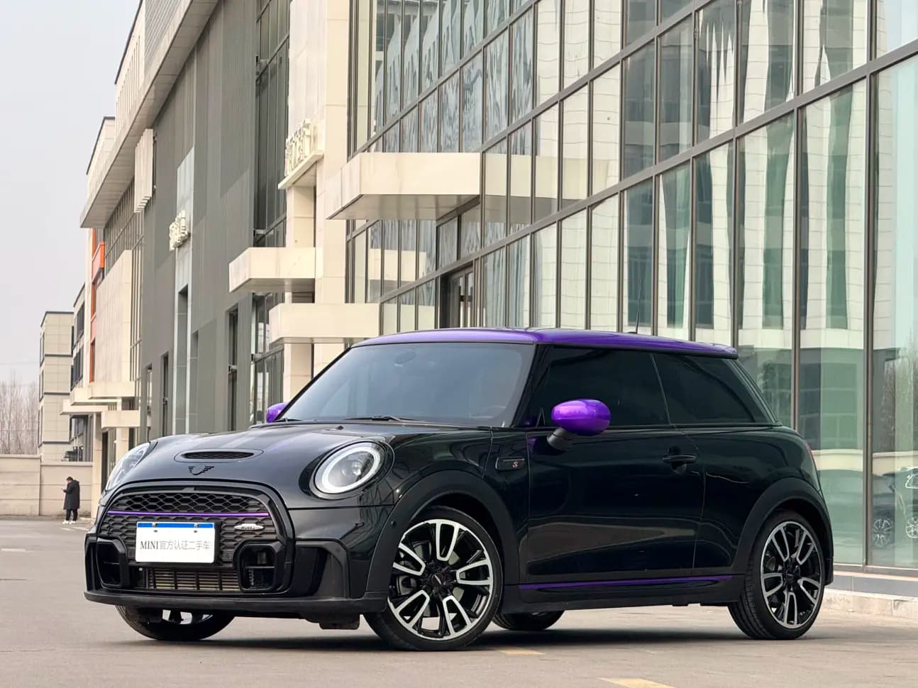 MINI 2024 г. 22148 км.