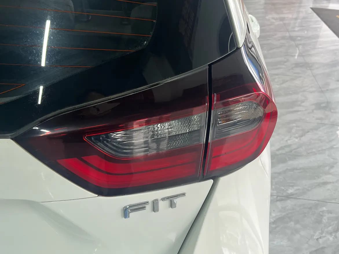 Honda Fit 2021 г. 112097 км. — фото 6