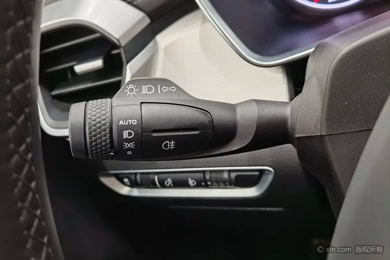 Geely Coolray SX11 2024 г. 8400 км. — фото 7