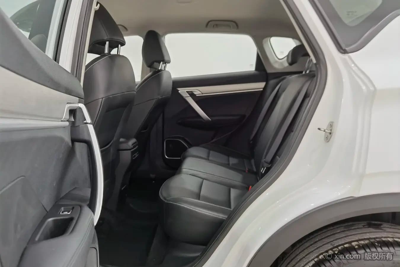 Geely Coolray SX11 2024 г. 8400 км. — фото 8