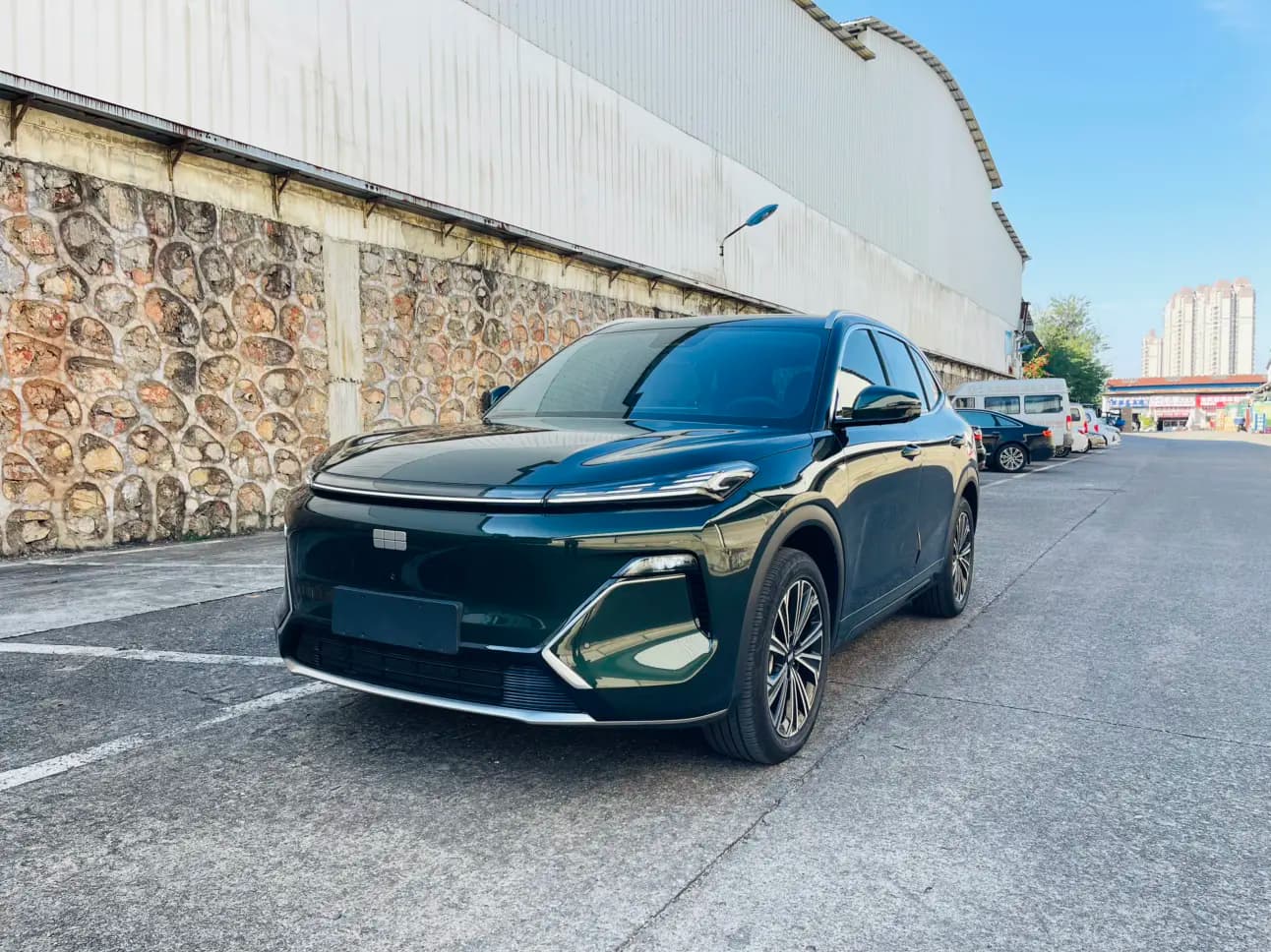 Geely Galaxy Starship 7 EM-i 2025 г. 721 км.