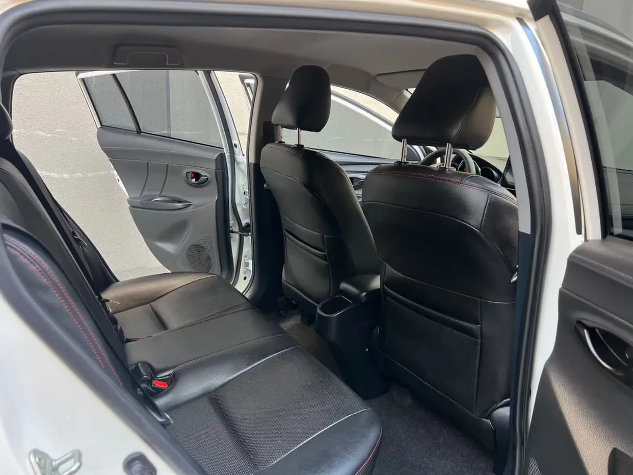 Toyota Yaris L 2022 г. 40040 км. — фото 7