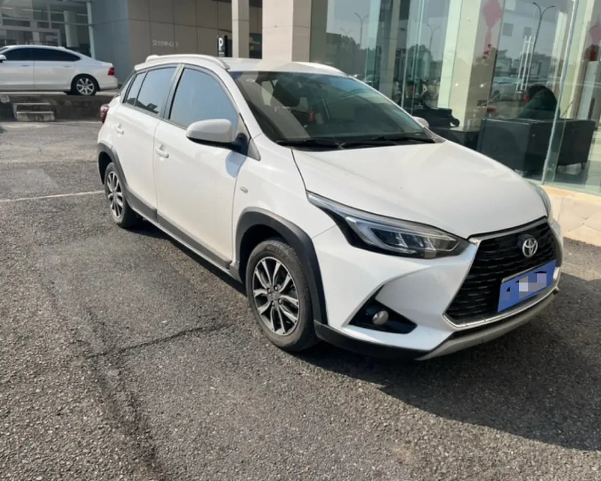 Toyota Yaris L 2023 г. 16941 км. — фото 3