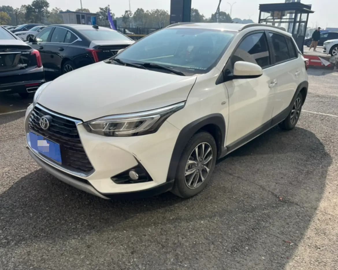 Toyota Yaris L 2023 г. 16941 км. — фото 5
