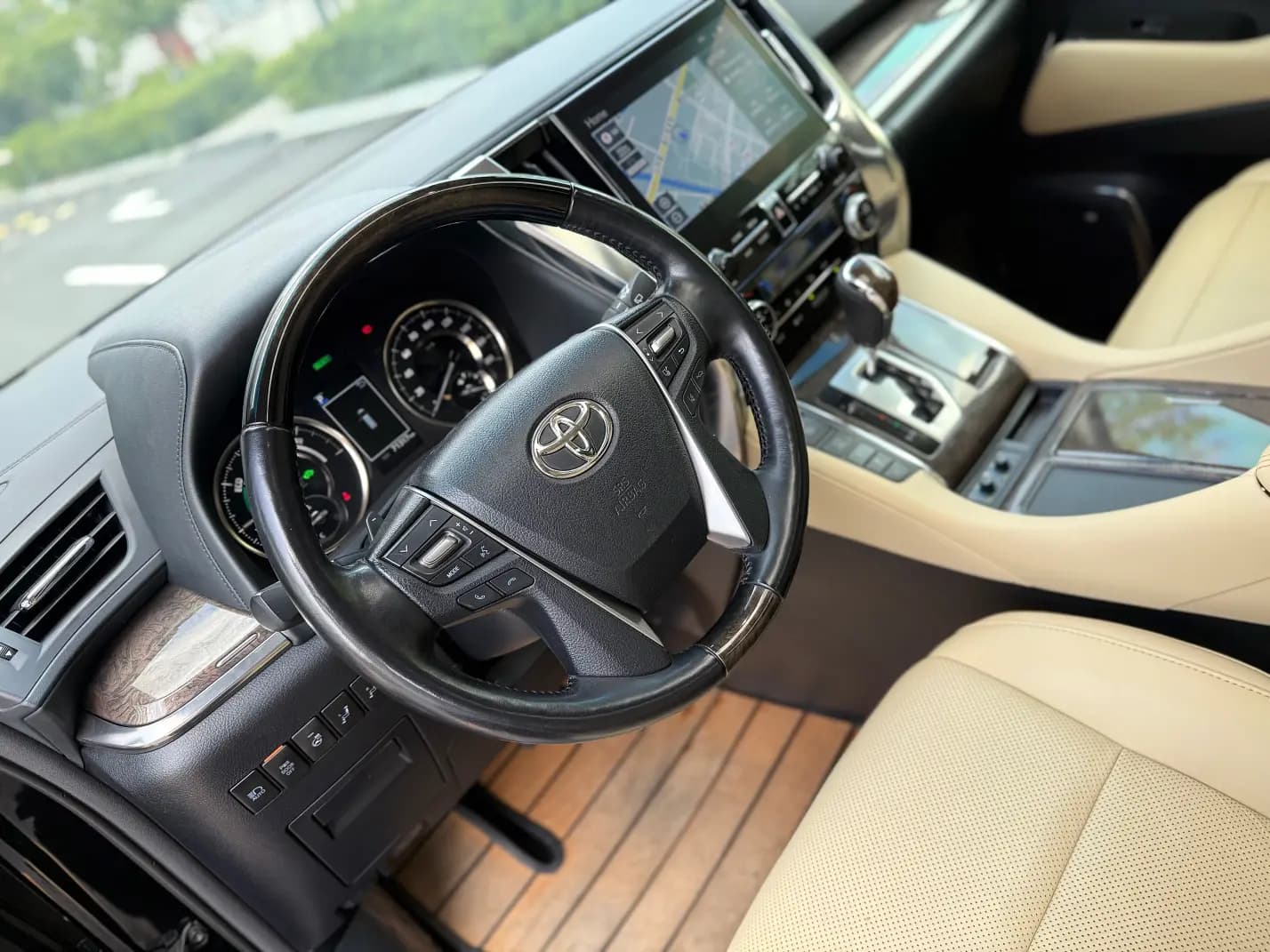 Toyota Crown Wellfire 2022 г. 71087 км. — фото 12
