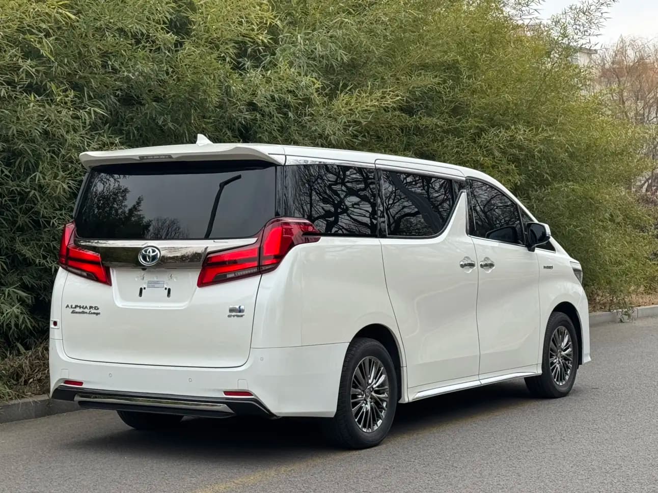 Toyota Alphard 2023 г. 47035 км. — фото 6