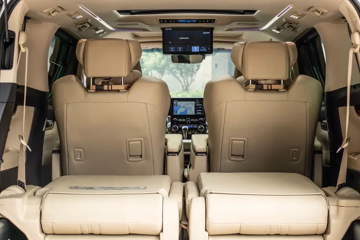 Toyota Alphard 2022 г. 43036 км. — фото 4