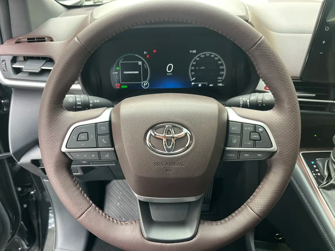 Toyota RAV4 2.5hyb 4WD CVT (222 л.с.) 2025 г. 101 км — фото 14