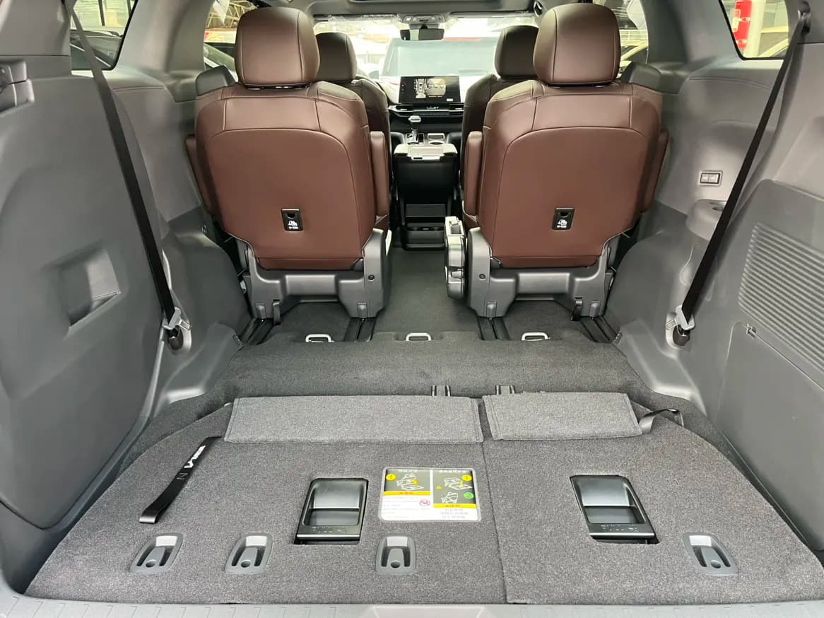 Toyota RAV4 2.5hyb 4WD CVT (222 л.с.) 2025 г. 101 км — фото 27