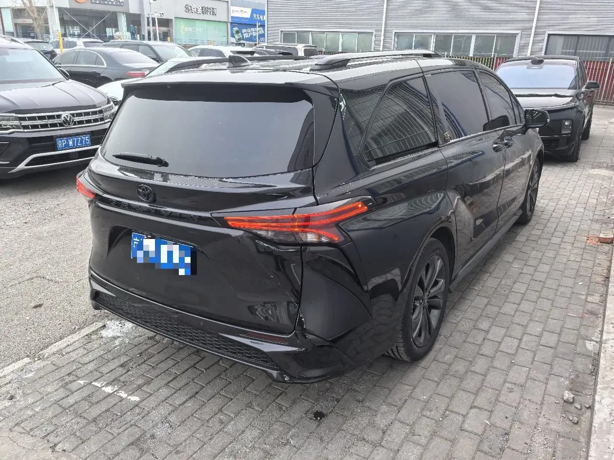 Toyota Granvia 2024 г. 62189 км. — фото 2
