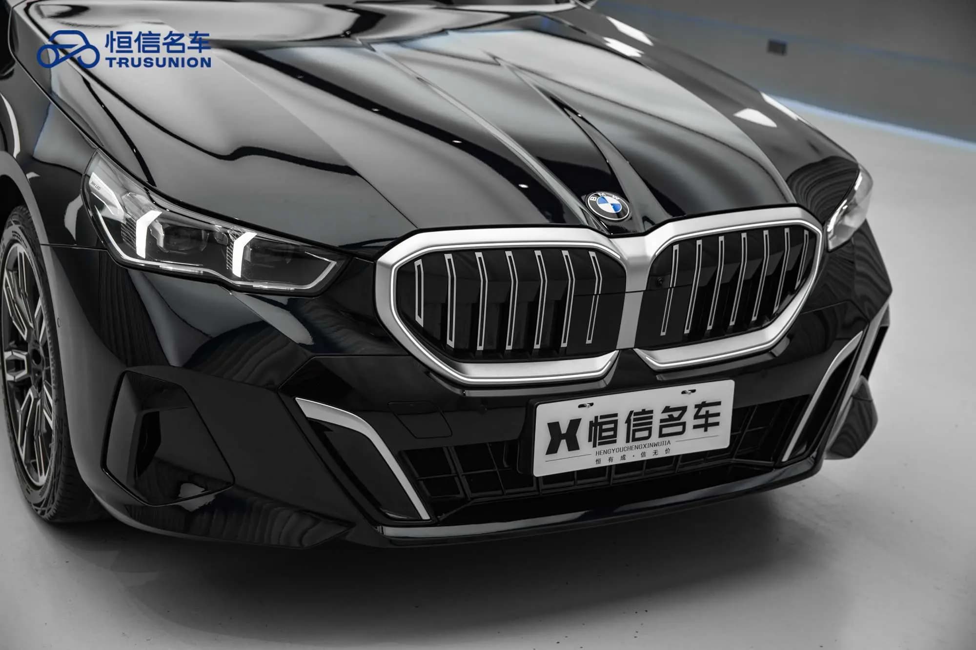 BMW 5 Series 2024 г. 35082 км. — фото 11