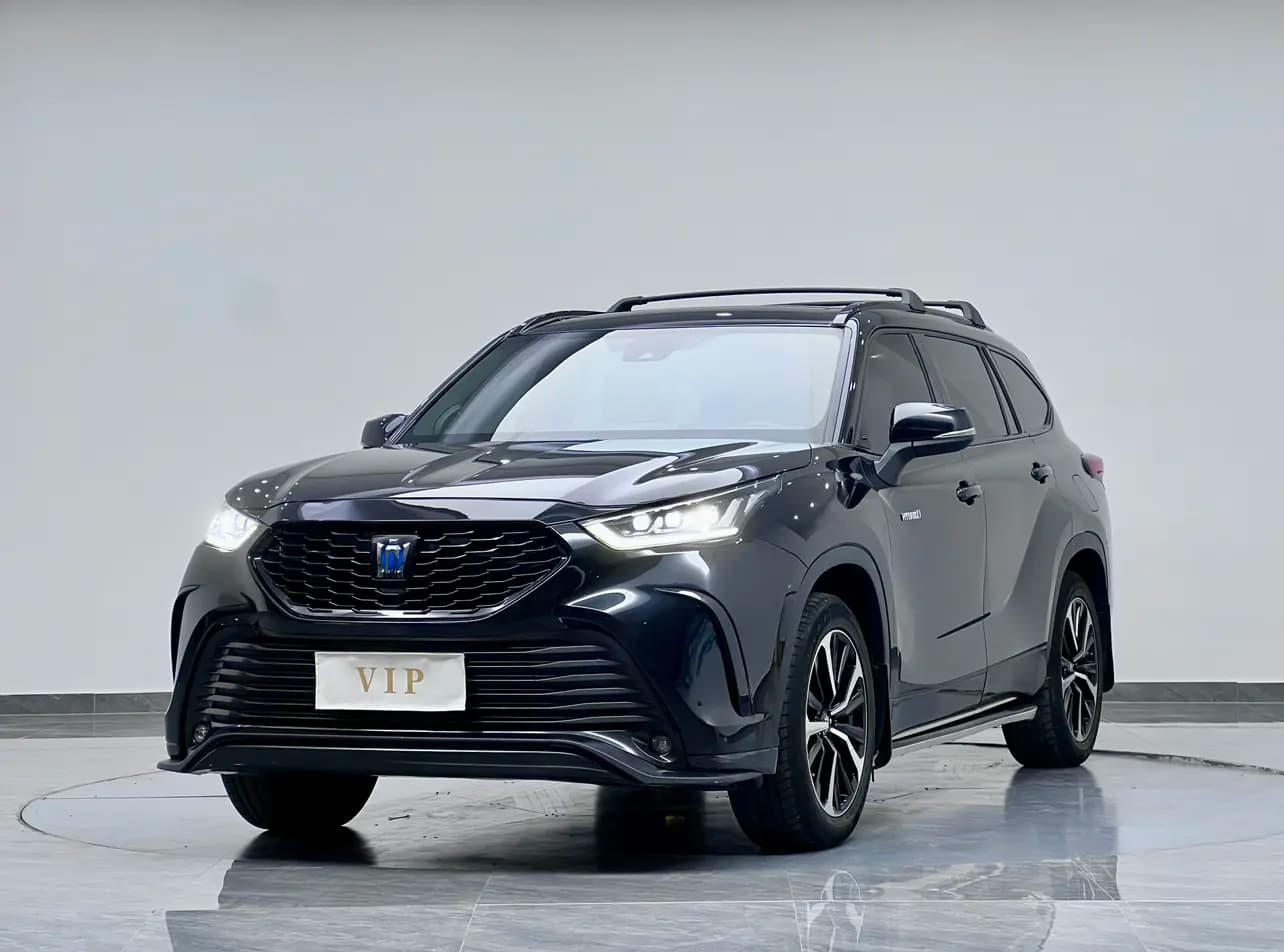 Toyota Crown Kluger 2021 г. 98122 км.