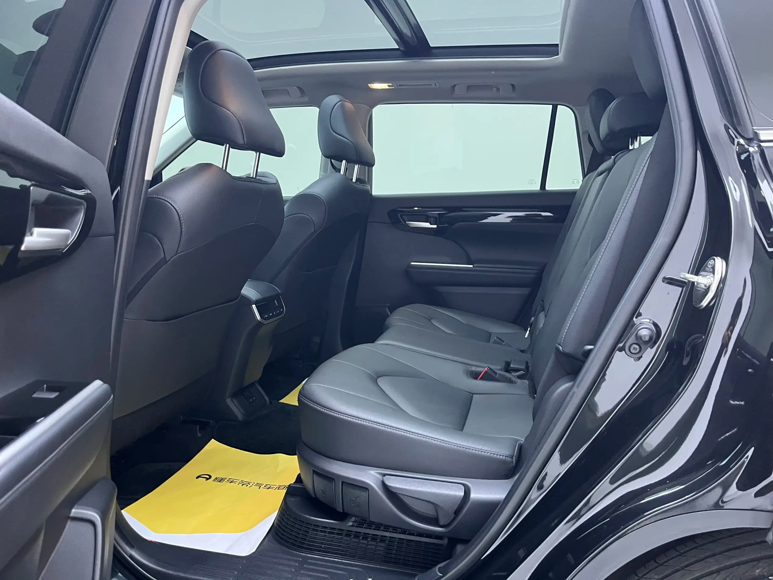Toyota Highlander 2023 г. 52815 км. — фото 13