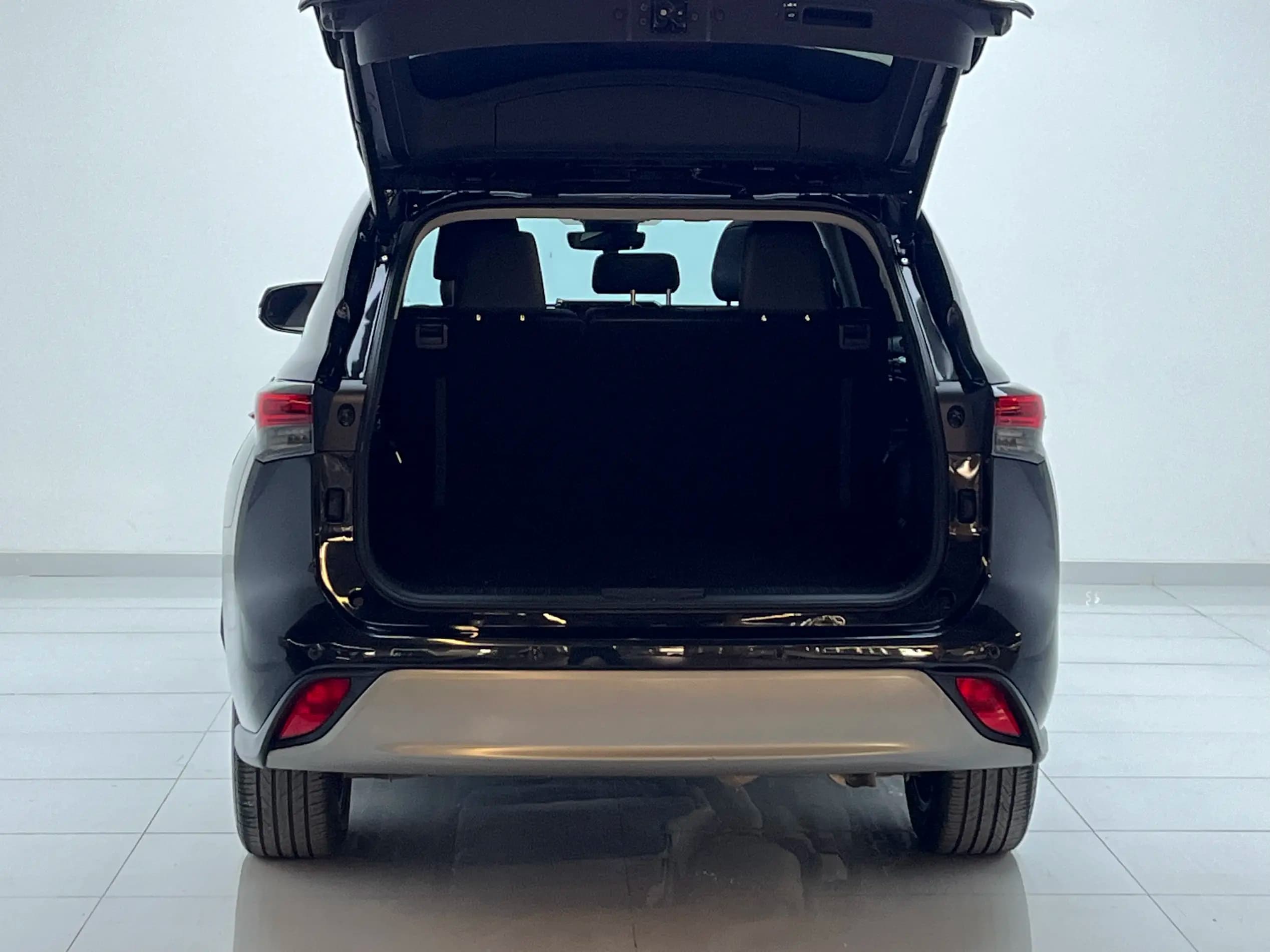 Toyota Highlander 2023 г. 52815 км. — фото 15