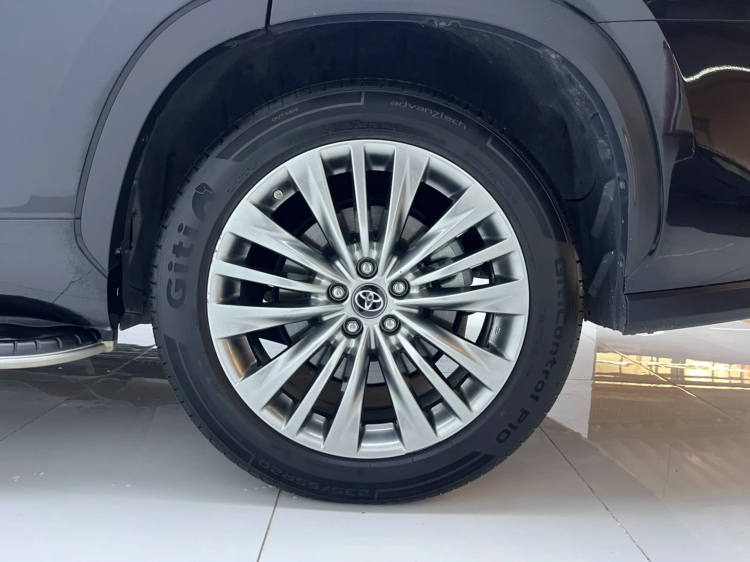 Toyota Highlander 2023 г. 52815 км. — фото 6