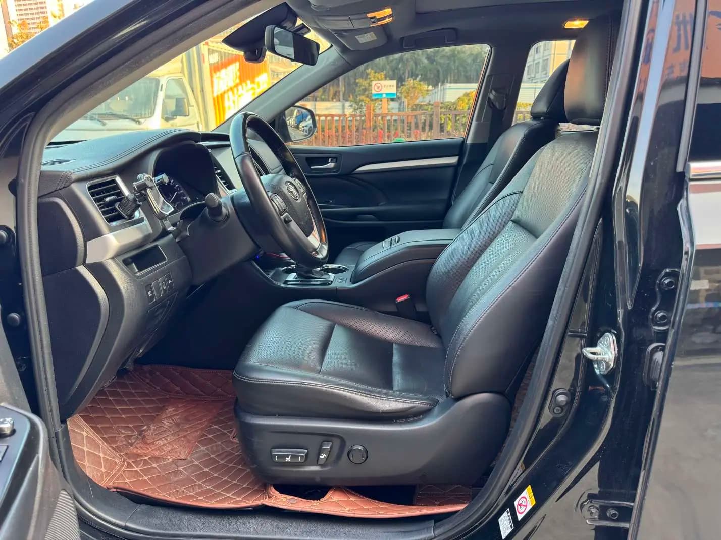 Toyota Highlander 2021 г. 121019 км. — фото 8