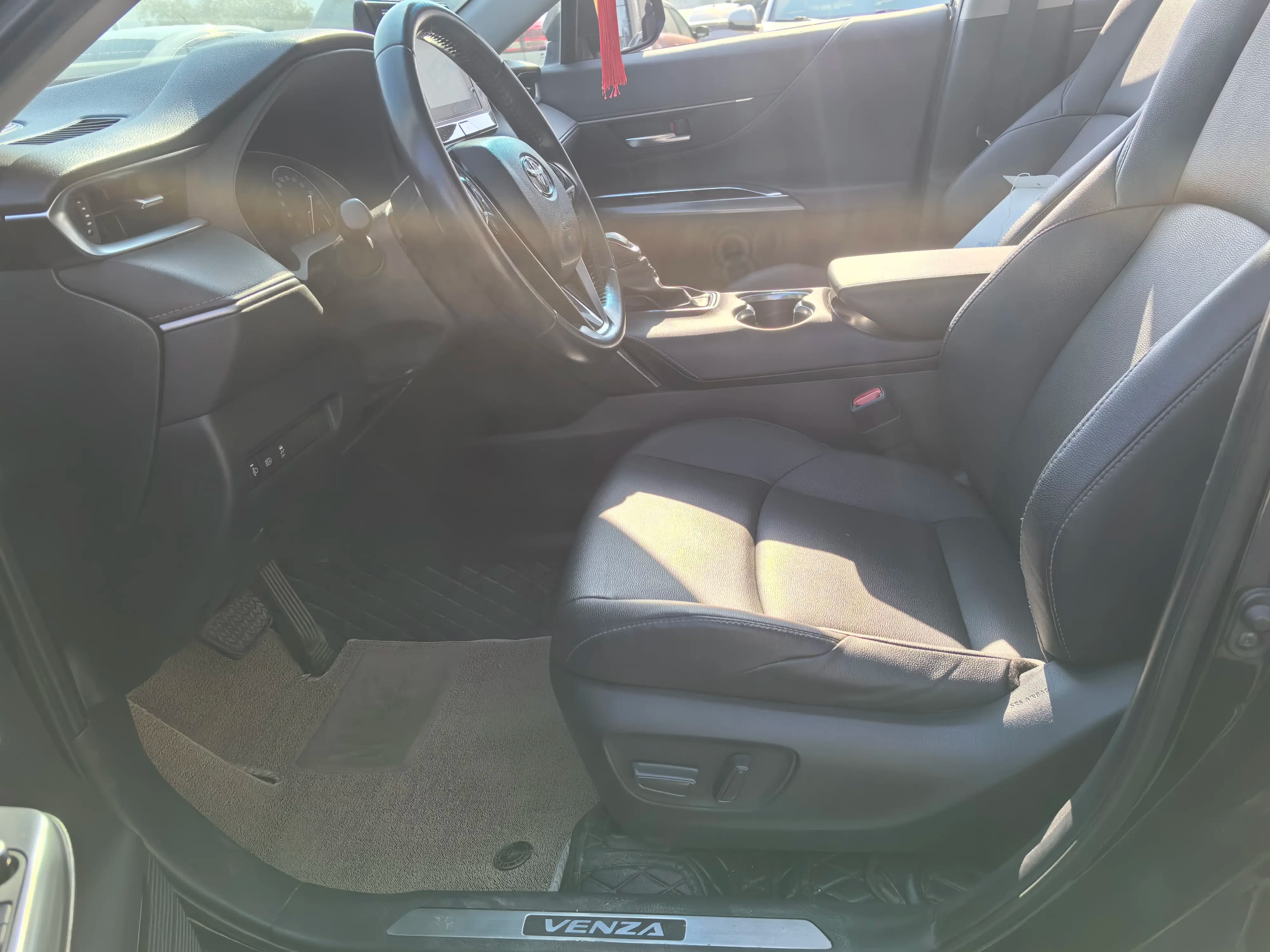 Toyota Venza 2022 г. 60093 км. — фото 6