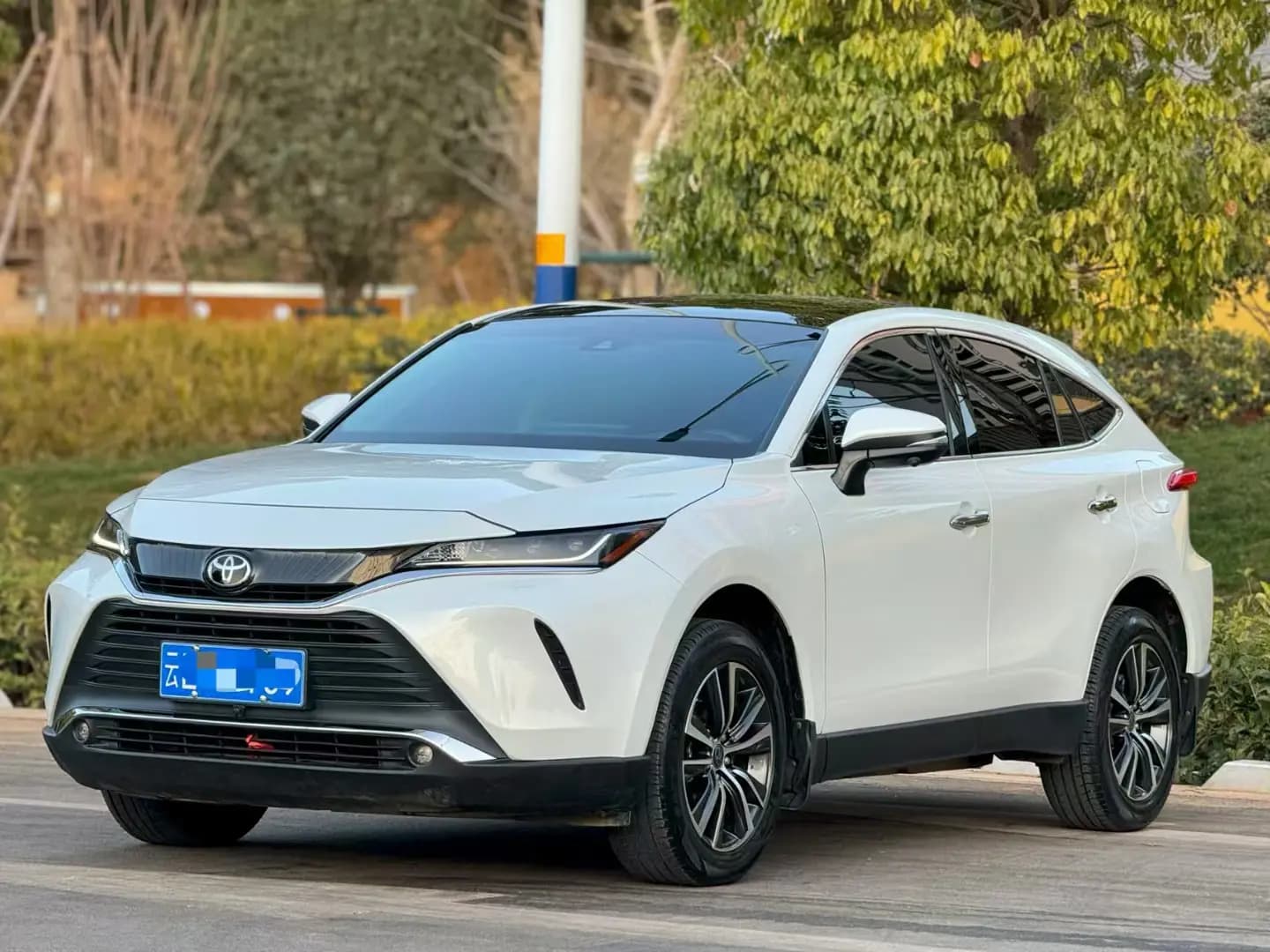 Toyota Harrier 2021 г. 71319 км.