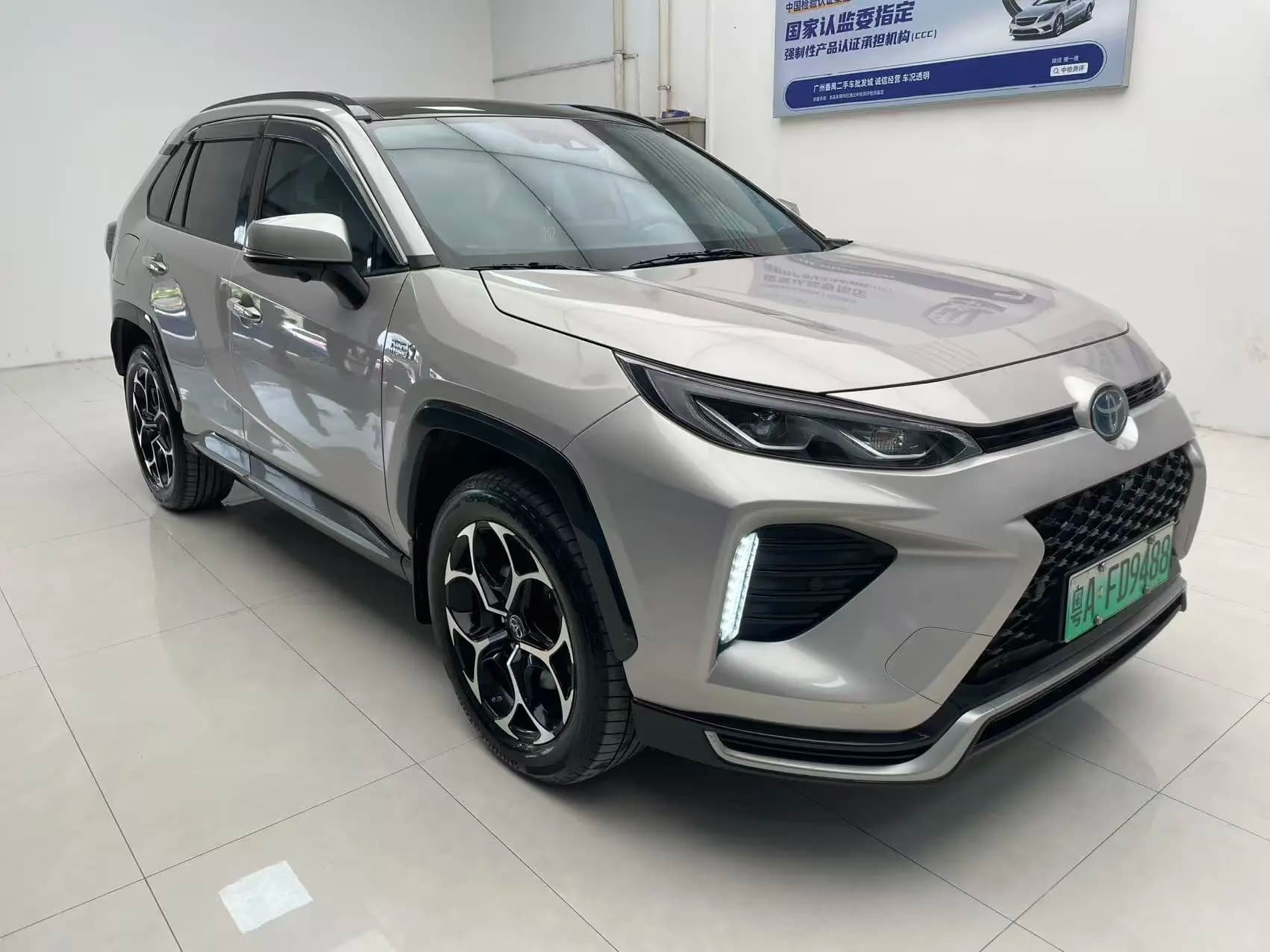Toyota Wildlander PHEV 2021 г. 96797 км. — фото 3