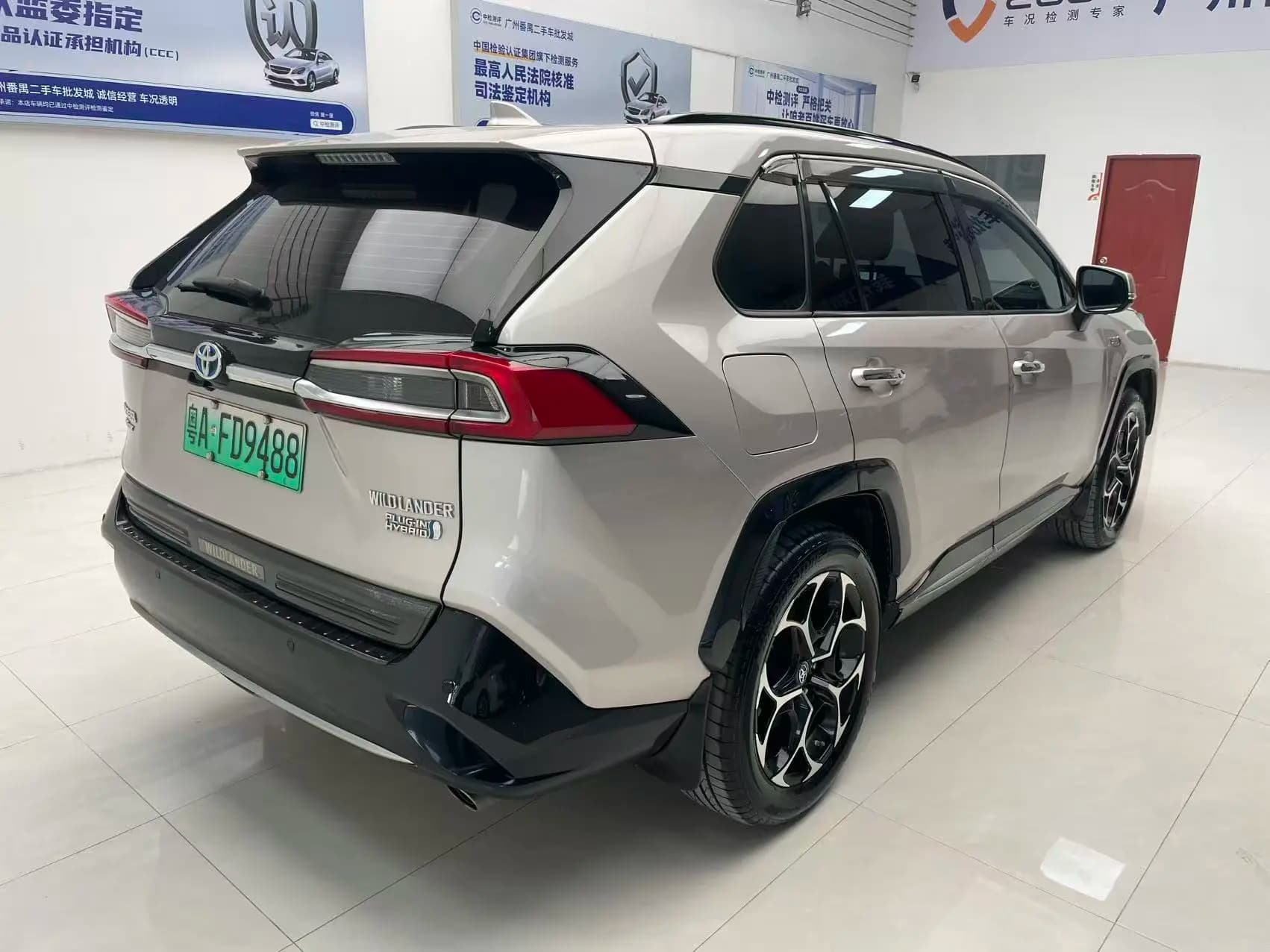 Toyota Wildlander PHEV 2021 г. 96797 км. — фото 5