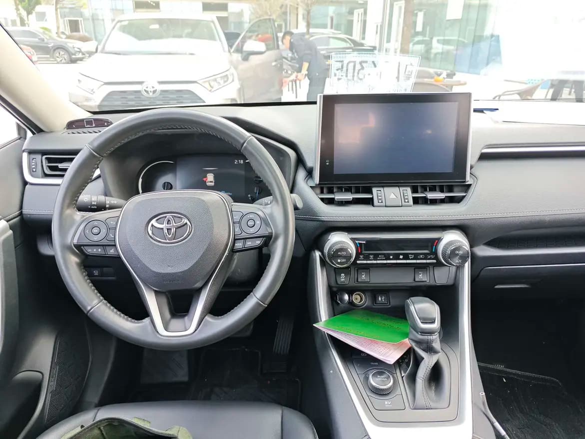 Toyota RAV4 2022 г. 47924 км. — фото 4