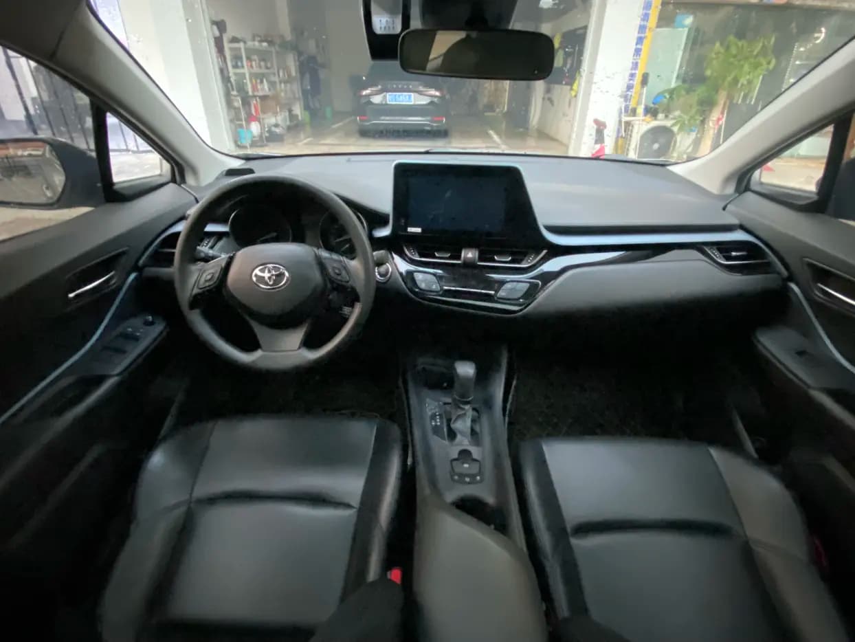 Toyota C-HR Hybrid 2021 г. 60082 км. — фото 9