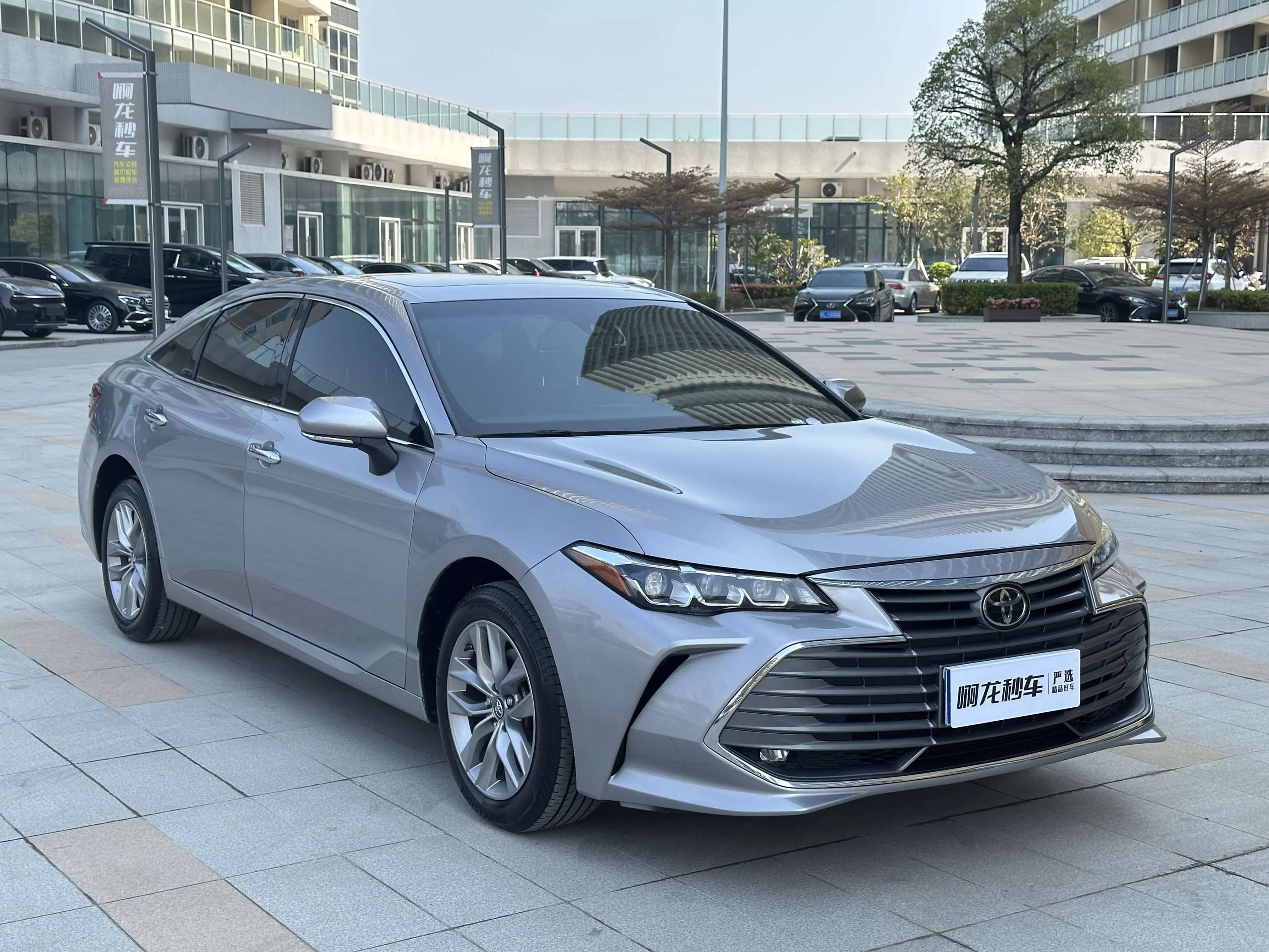 Toyota Avalon 2022 г. 39400 км. — фото 2