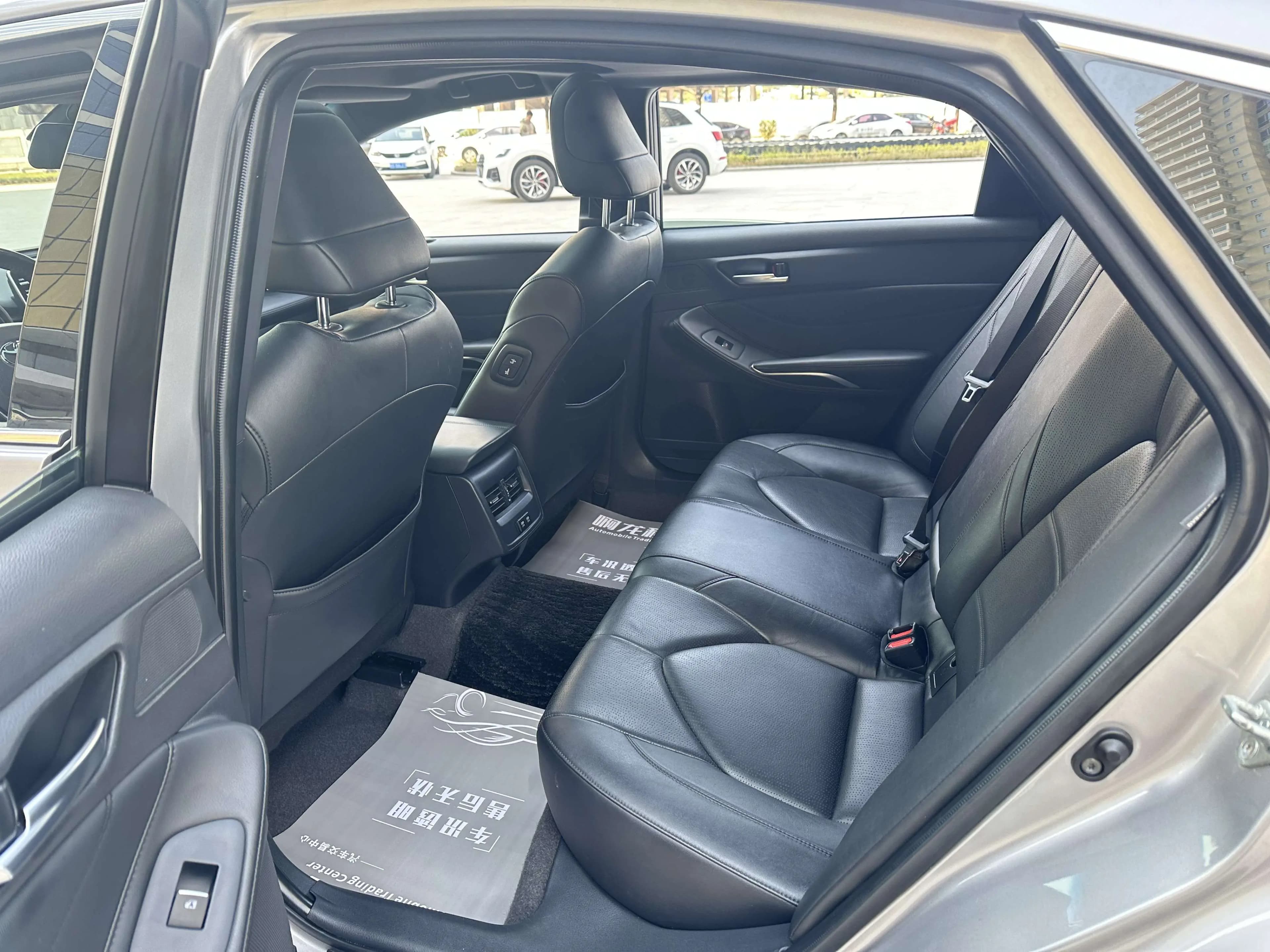 Toyota Avalon 2022 г. 39400 км. — фото 19