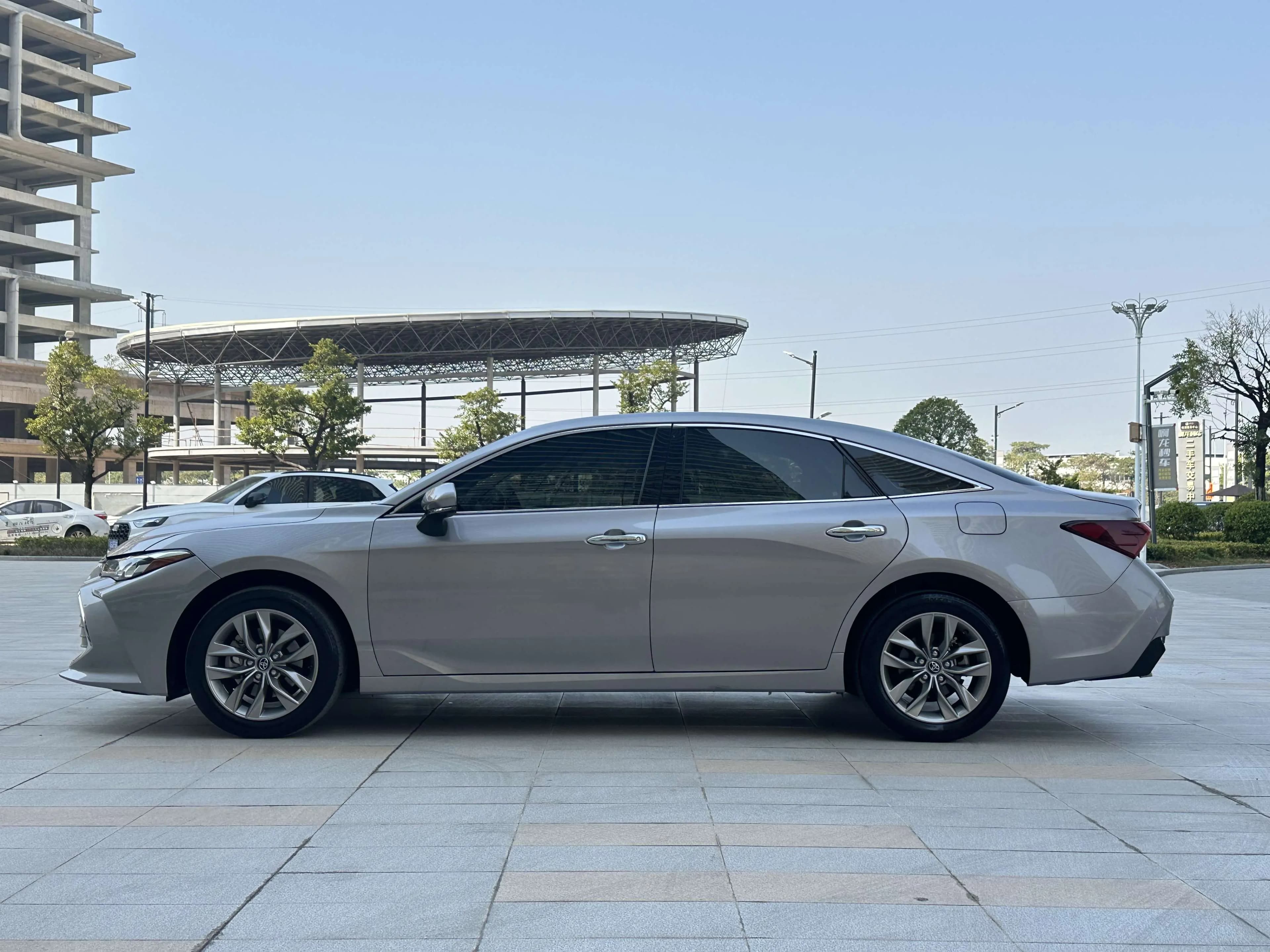 Toyota Avalon 2022 г. 39400 км. — фото 3