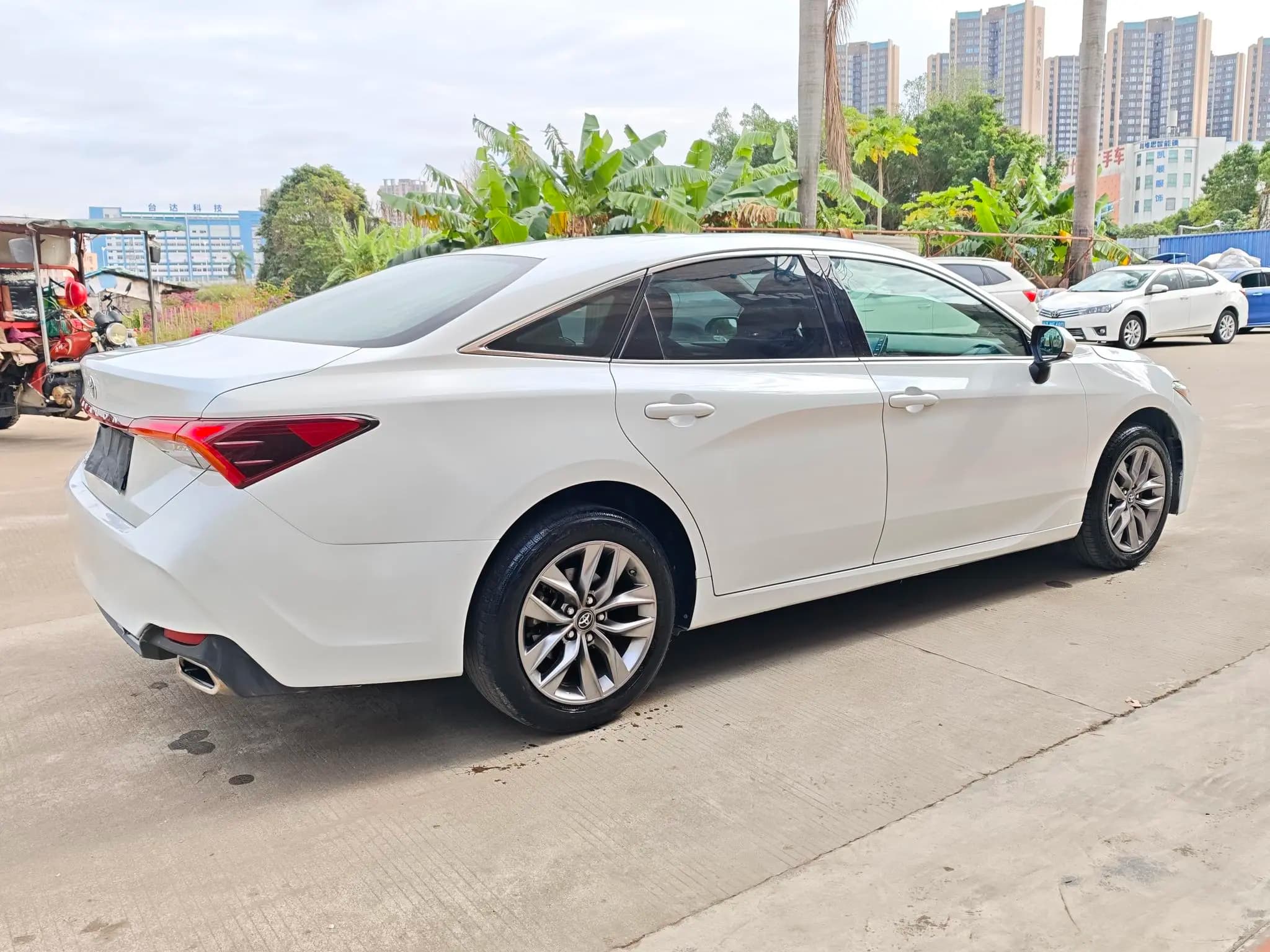 Toyota Avalon 2022 г. 50145 км. — фото 7