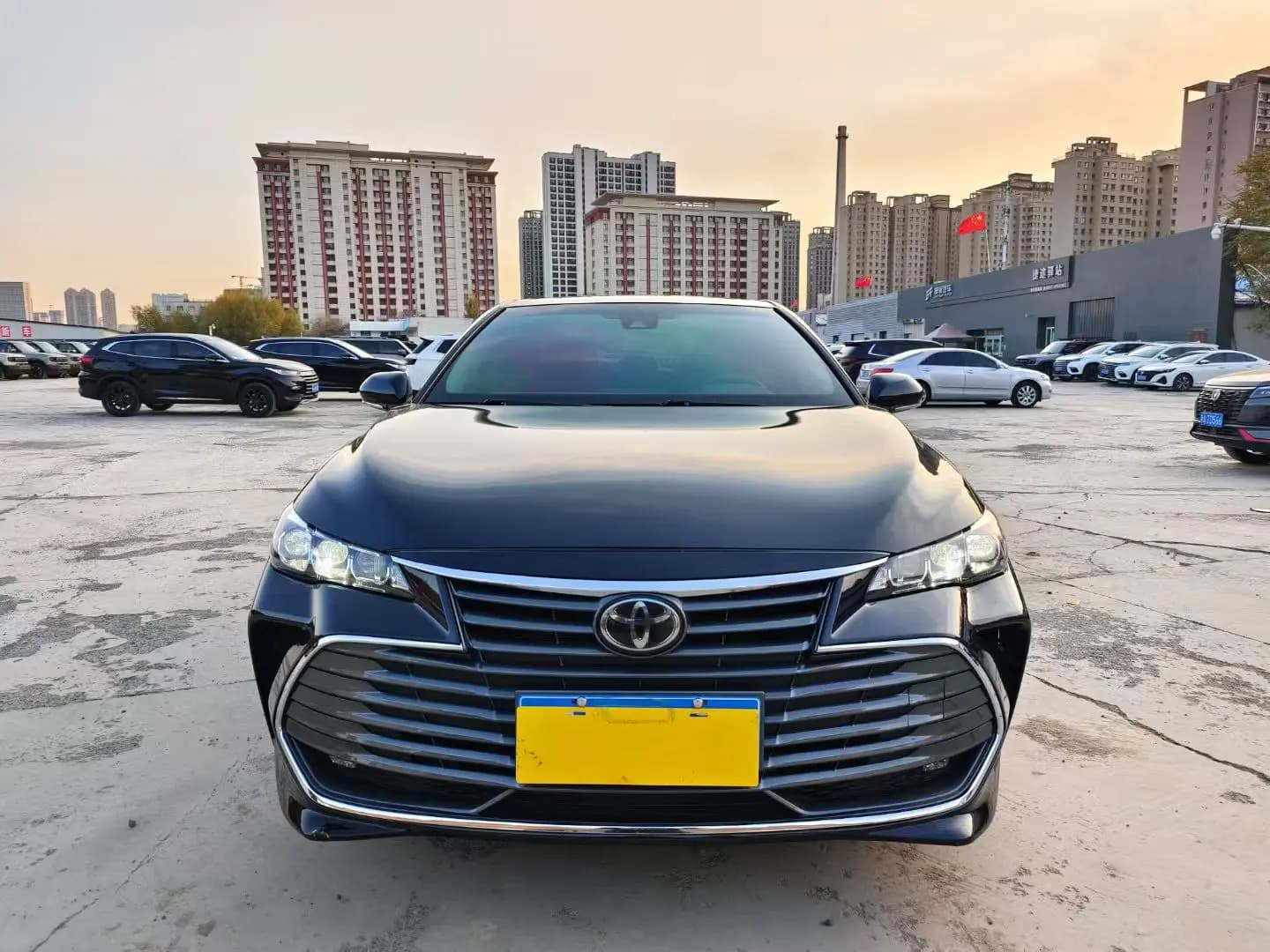 Toyota Avalon 2022 г. 90147 км. — фото 2