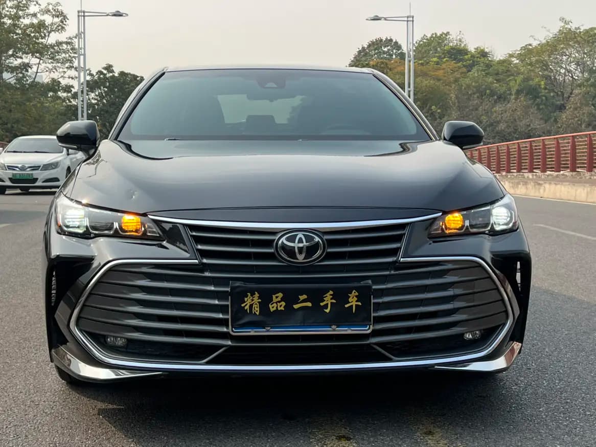 Toyota Avalon 2021 г. 90148 км. — фото 2