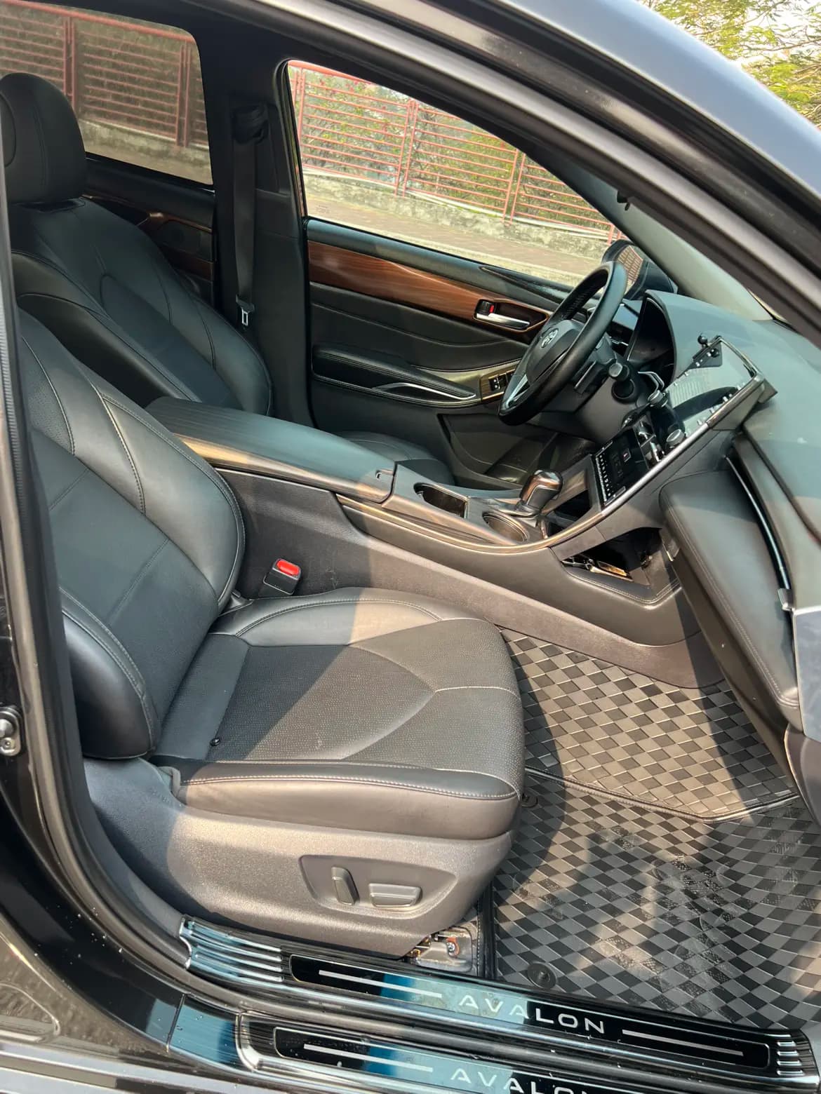 Toyota Avalon 2021 г. 90148 км. — фото 9