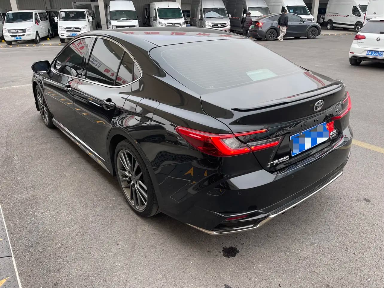 Toyota Camry 2025 г. 32000 км. — фото 3