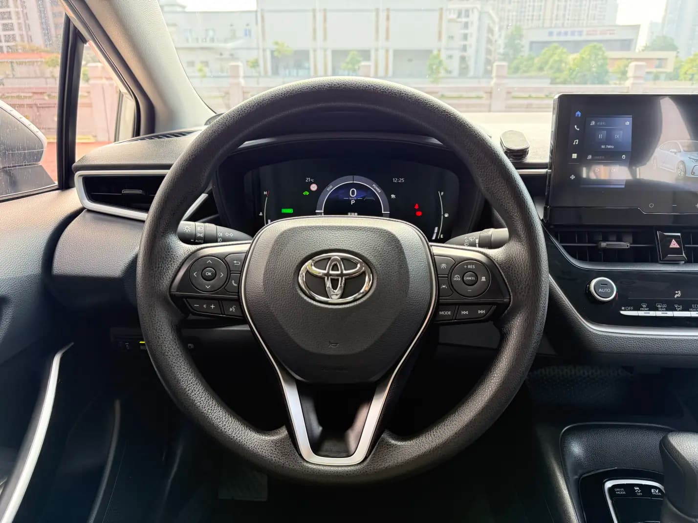 Toyota Corolla 2024 г. 18000 км. — фото 9