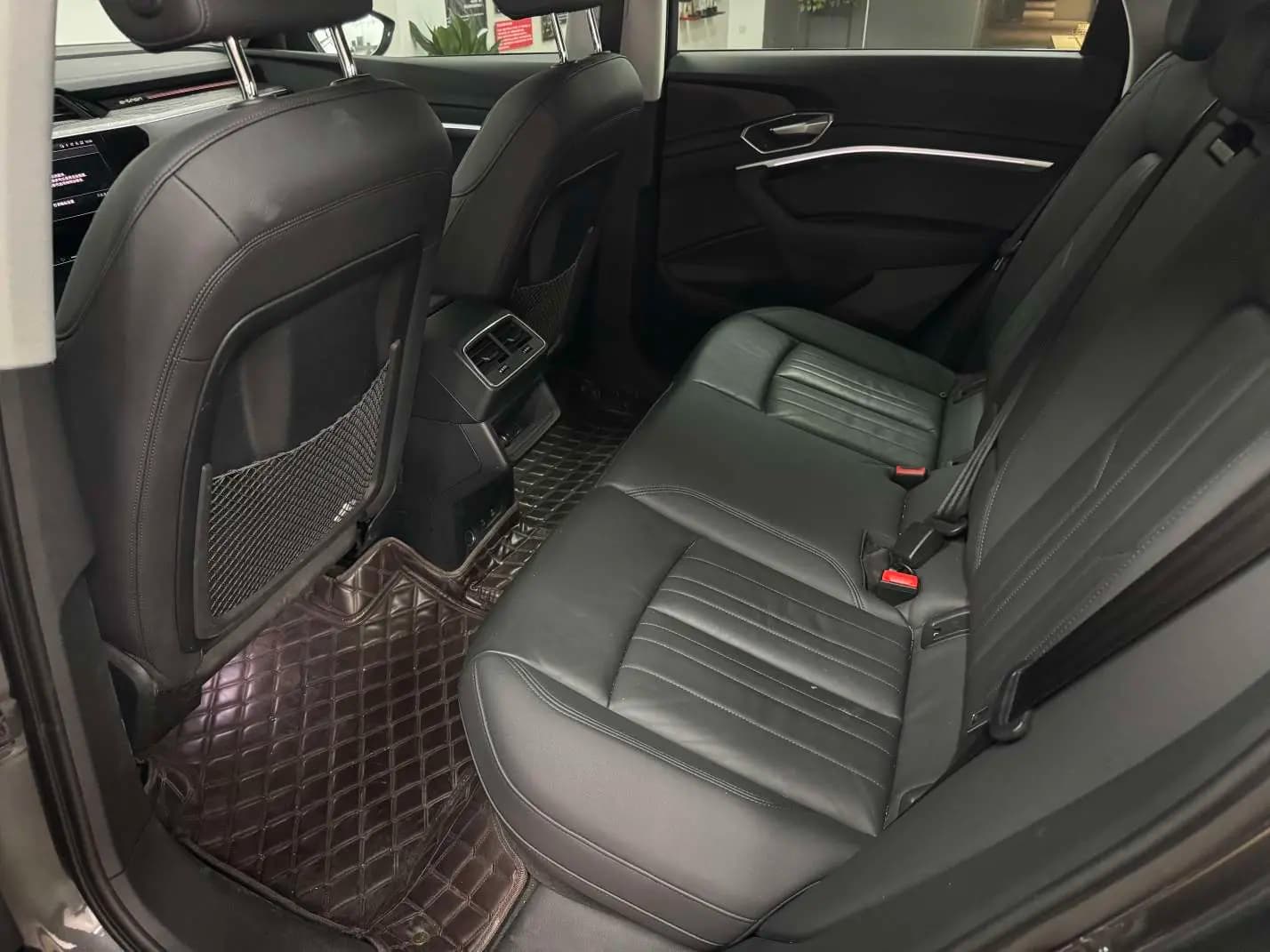 Audi e-tron 2023 г. 33055 км. — фото 9