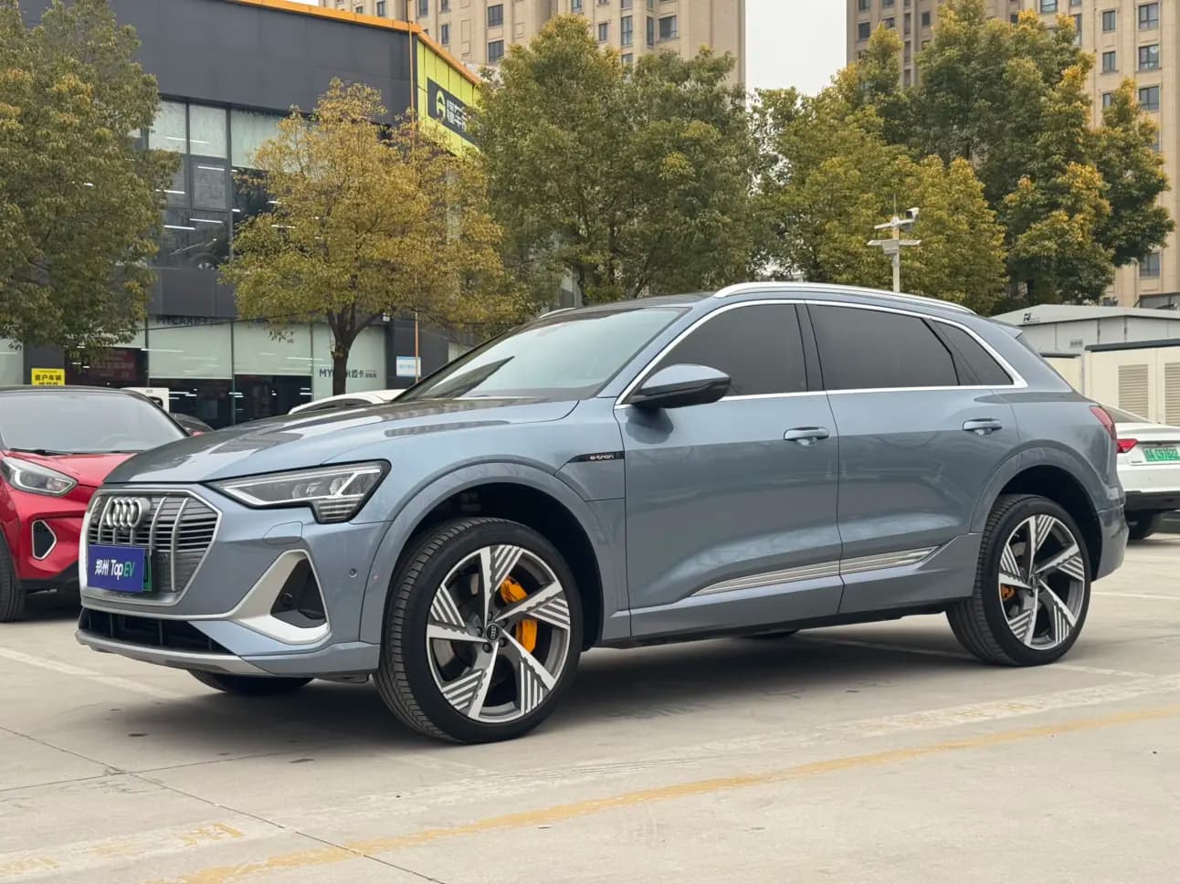 Audi e-tron 2021 г. 58054 км.