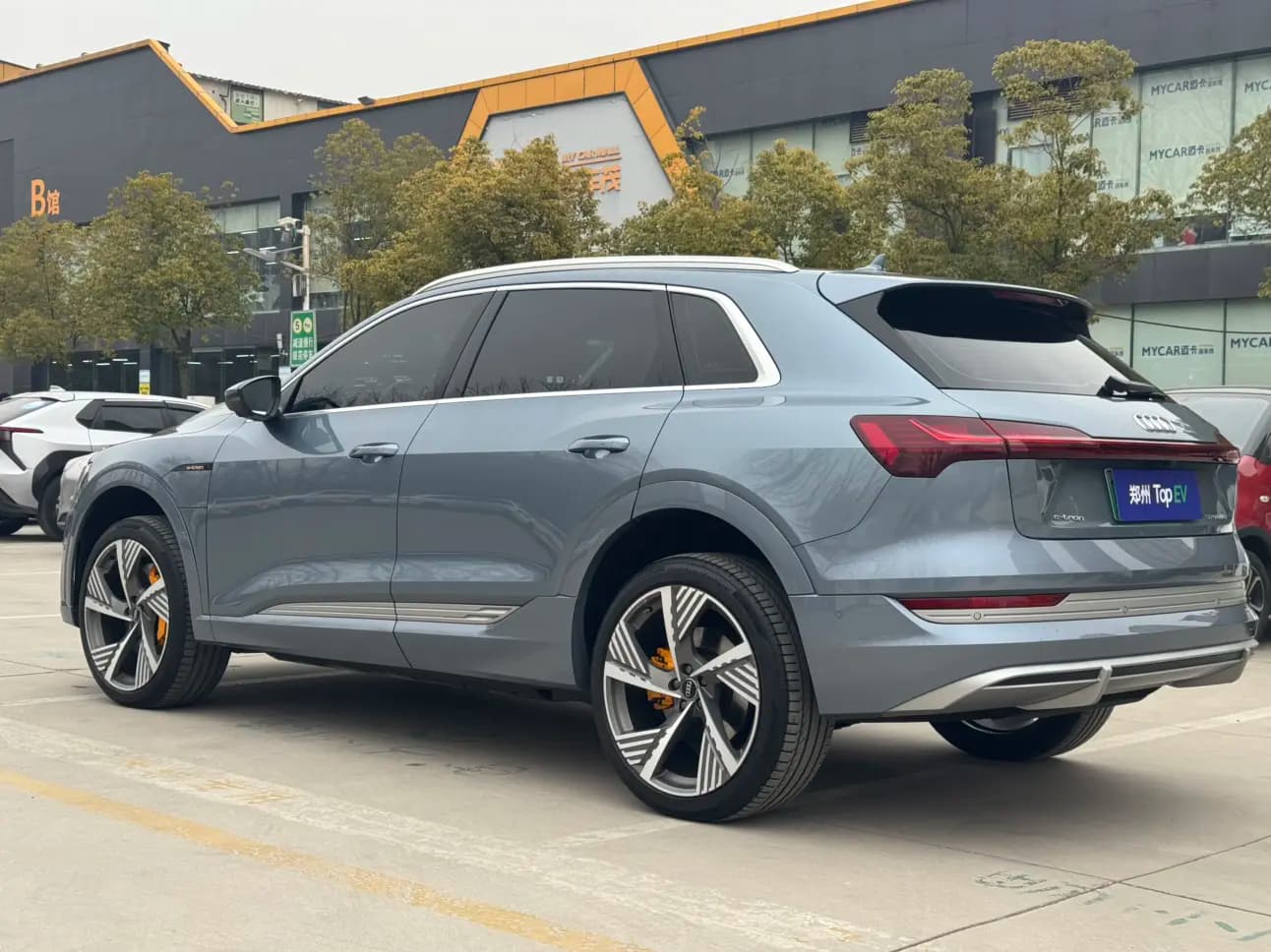 Audi e-tron 2021 г. 58054 км. — фото 4