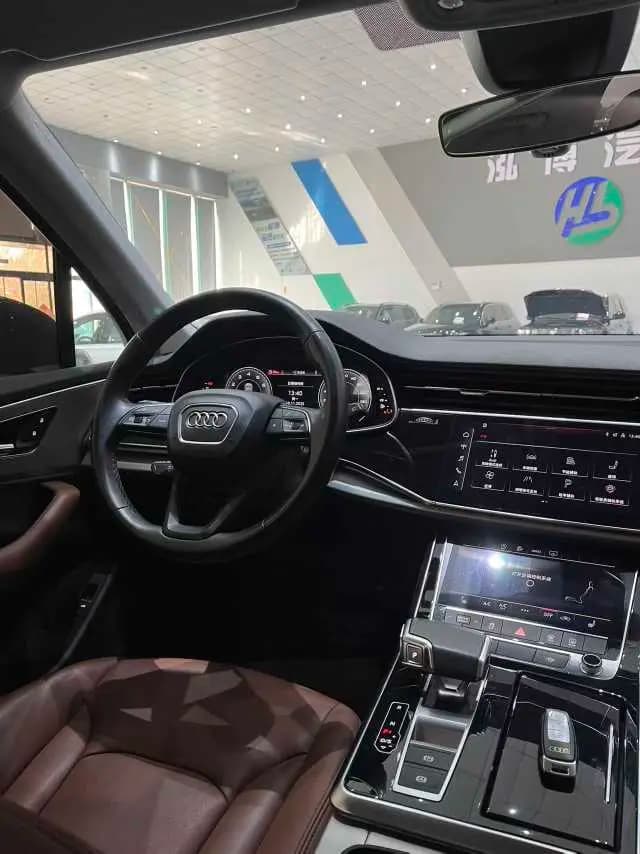 Audi Q7 2023 г. 86049 км. — фото 6