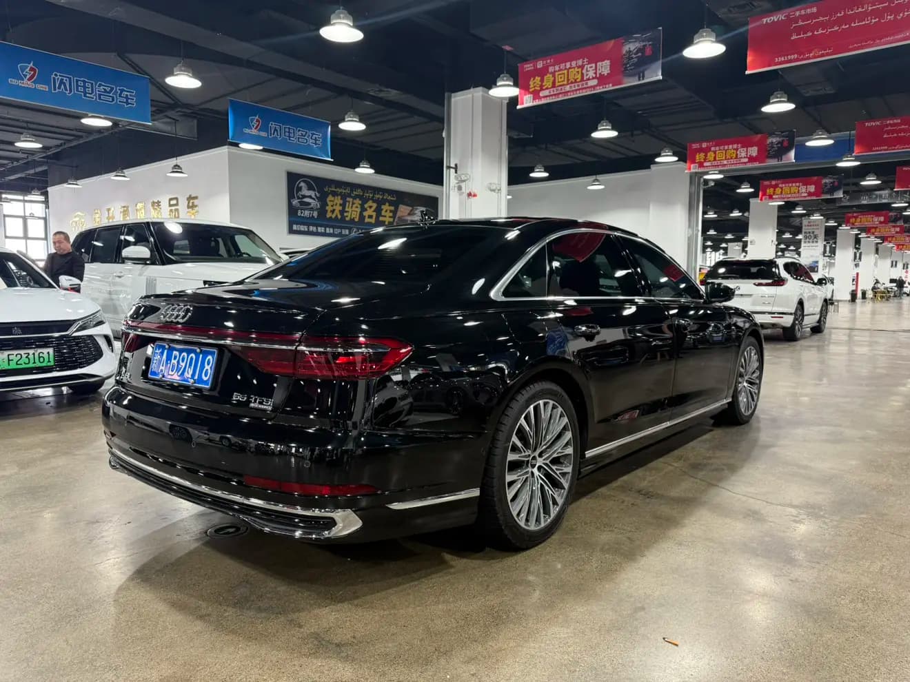 Audi A8 2023 г. 37021 км. — фото 3