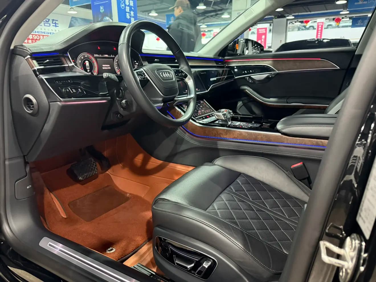 Audi A8 2023 г. 37021 км. — фото 5