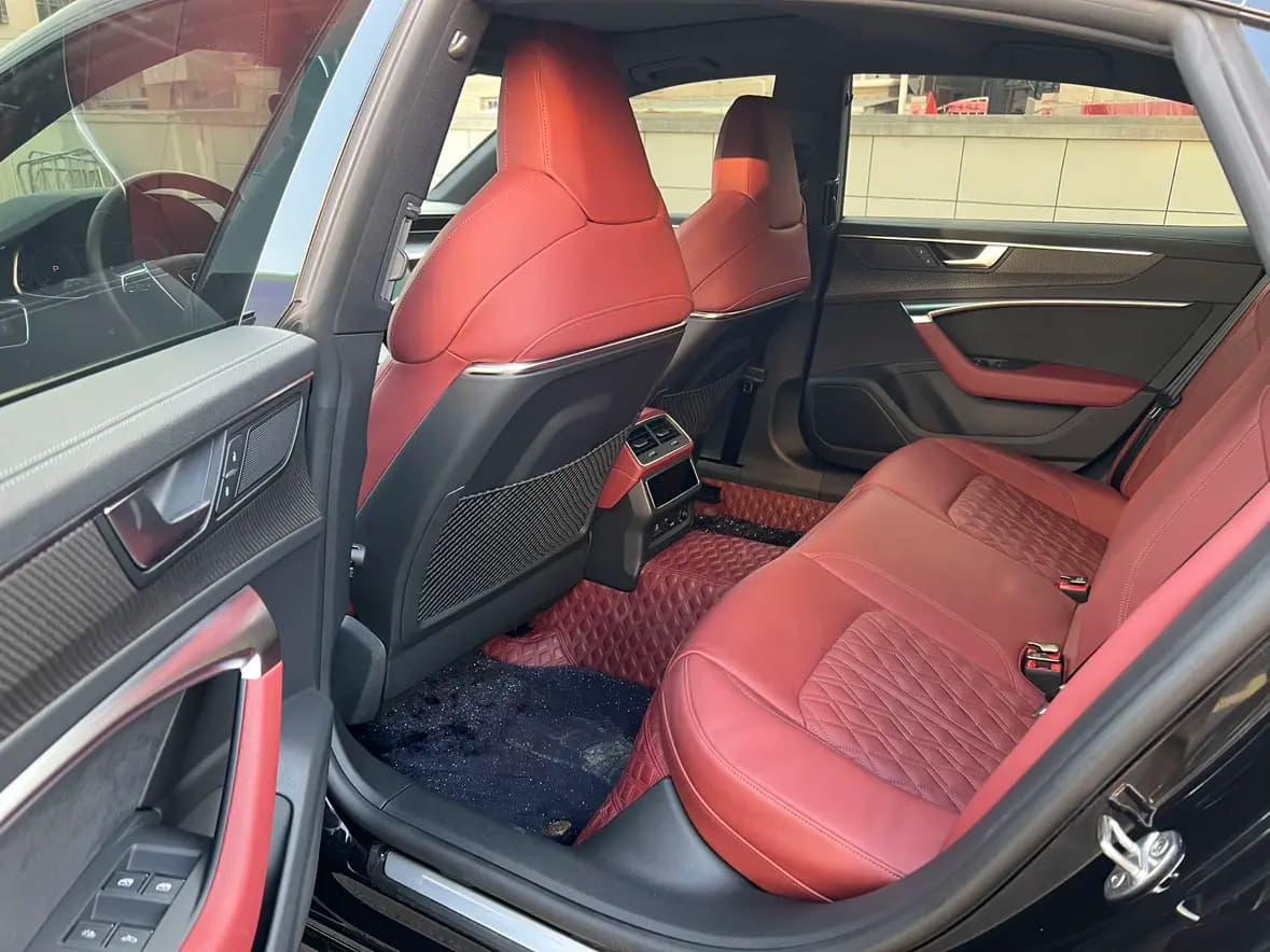 Audi A7L 2023 г. 30093 км. — фото 12