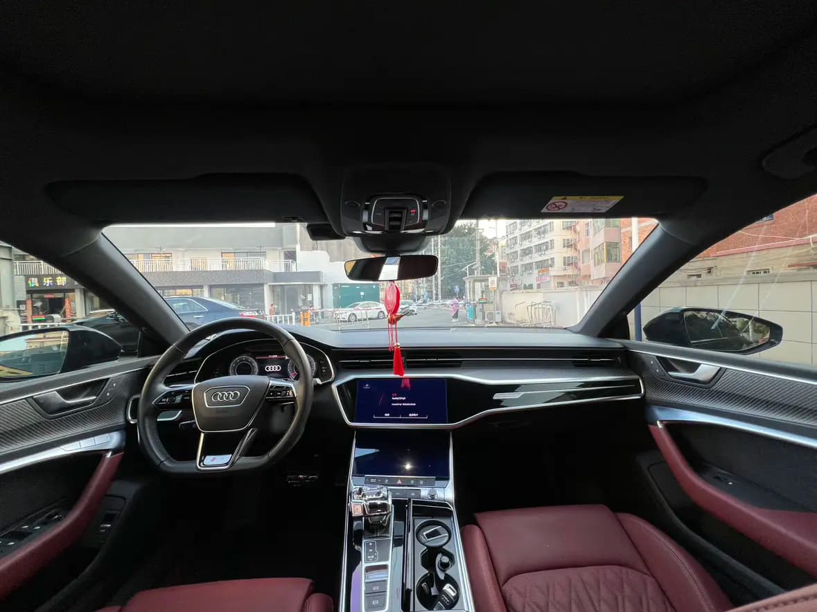 Audi A7L 2023 г. 30093 км. — фото 8