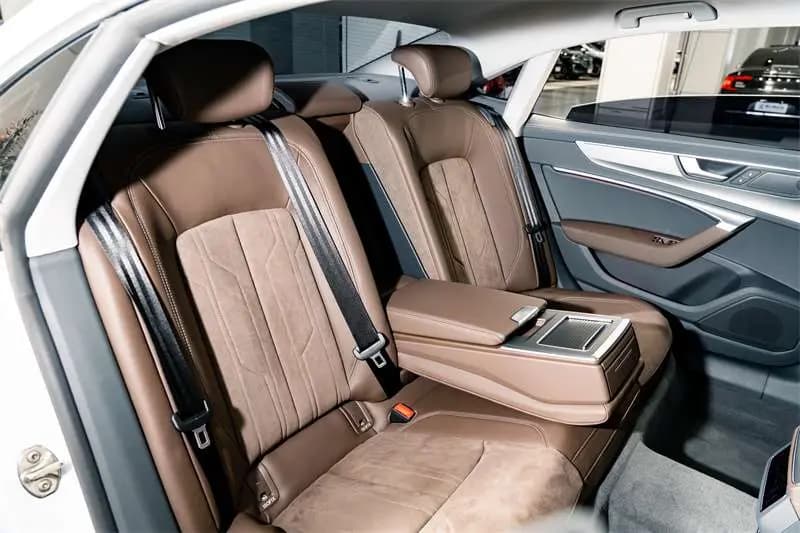 Audi A7L 2023 г. 15291 км. — фото 16