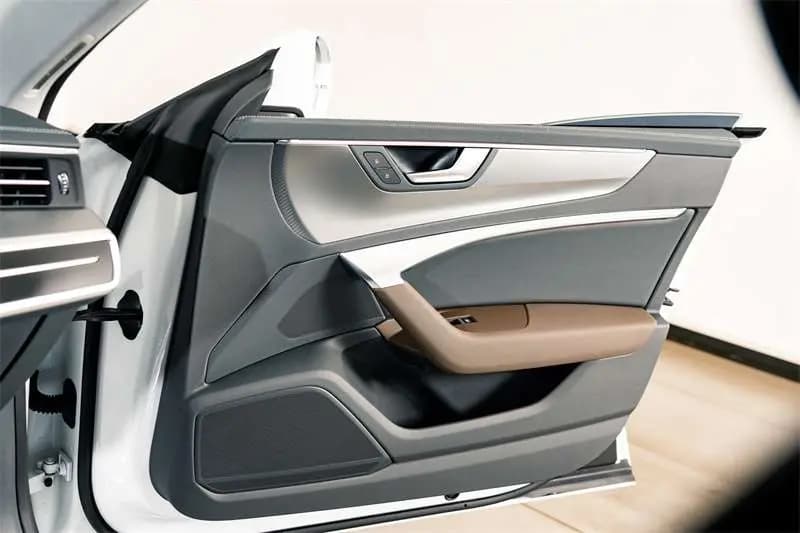 Audi A7L 2023 г. 15291 км. — фото 10