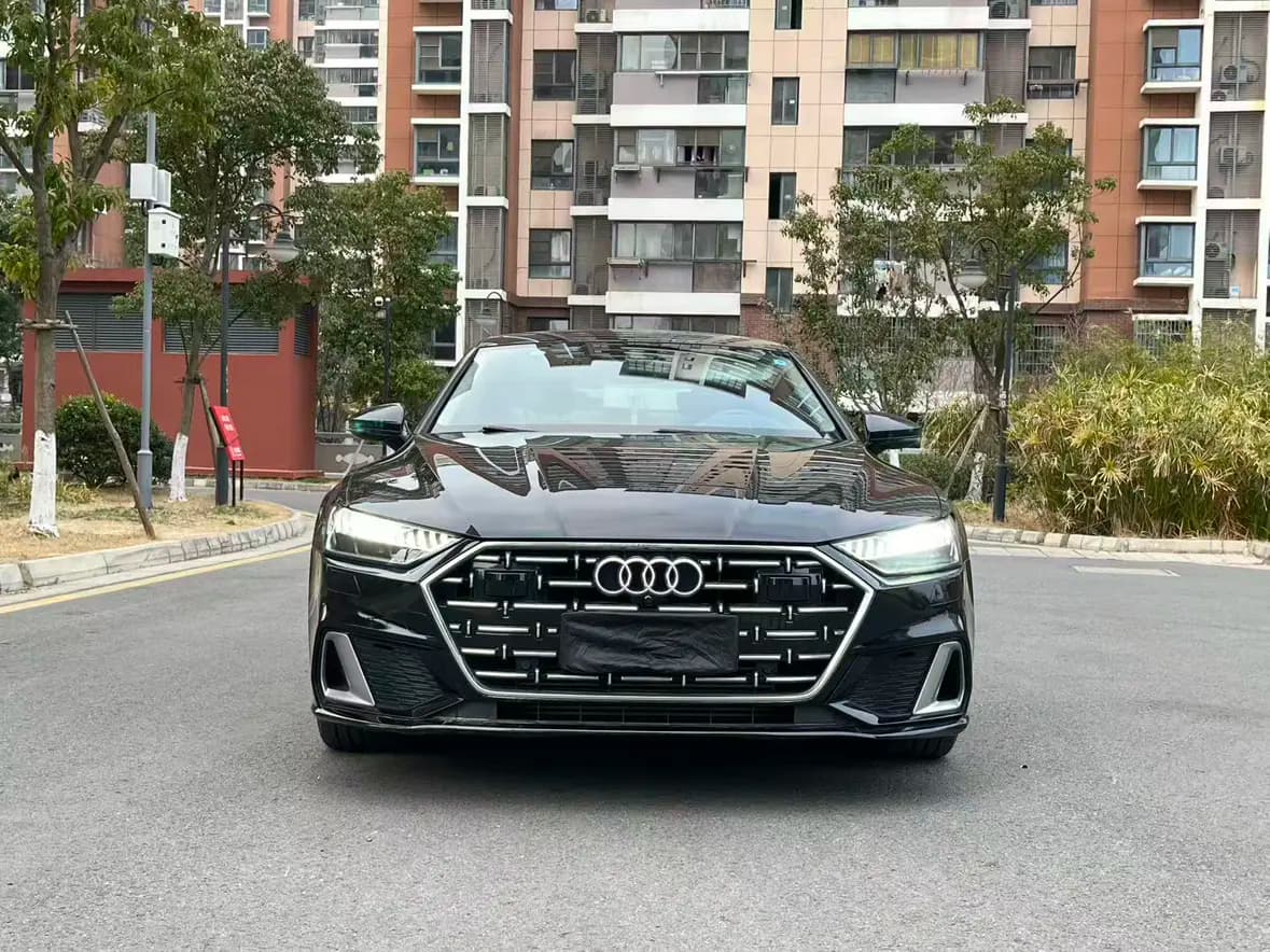 Audi A7L 2023 г. 55089 км. — фото 2