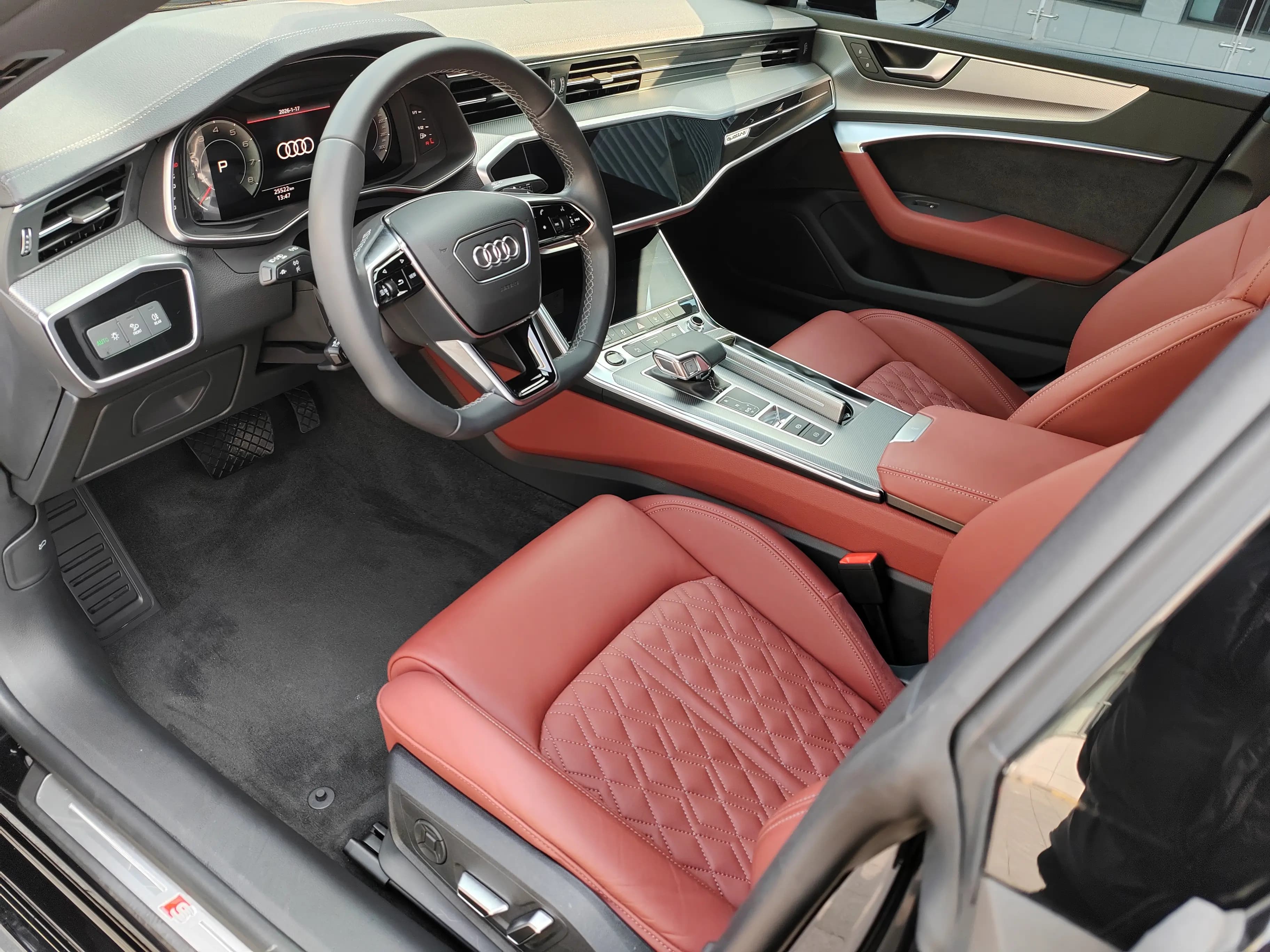 Audi A7L 2024 г. 25088 км. — фото 11